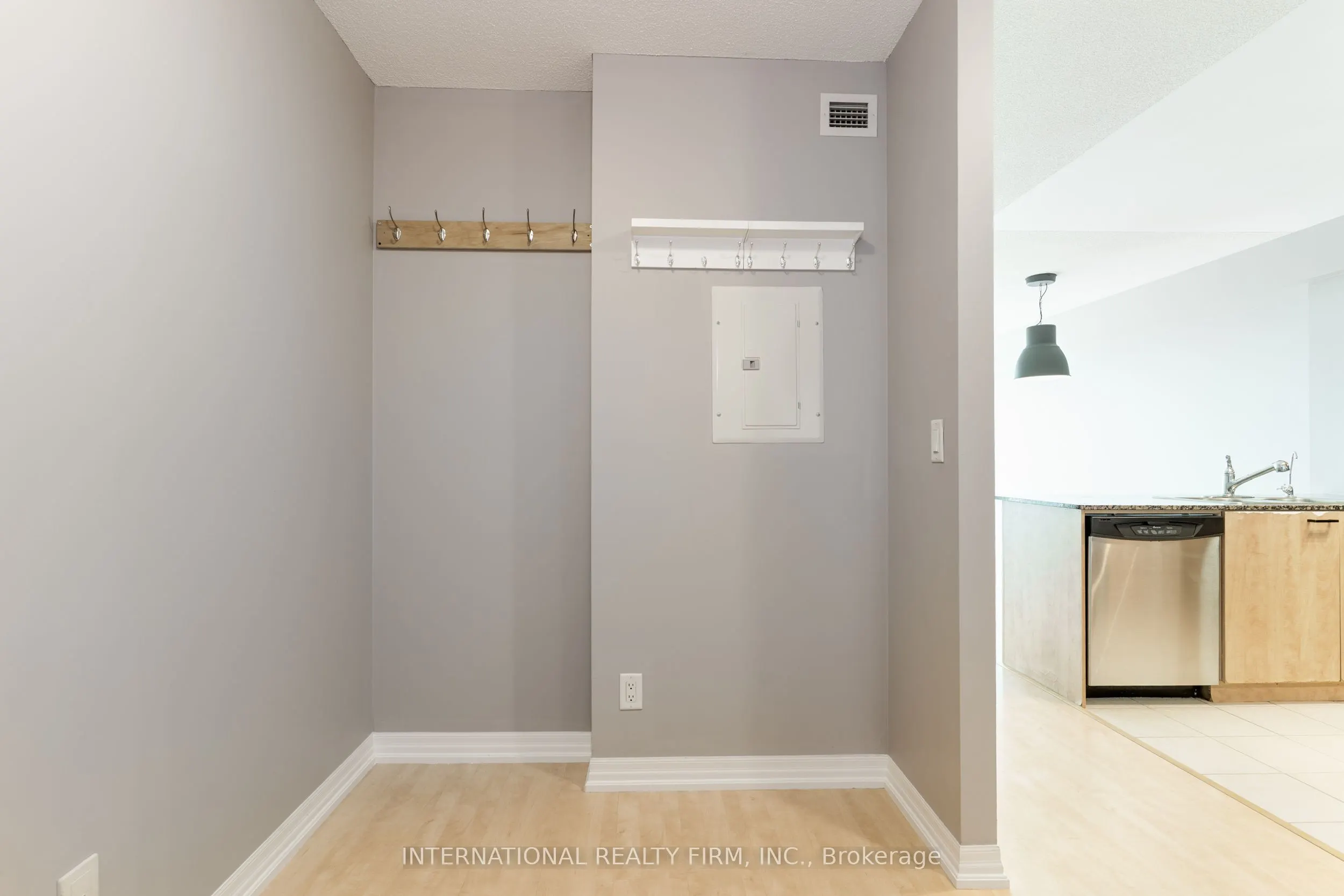 1403 ROYAL YORK Road, #601
