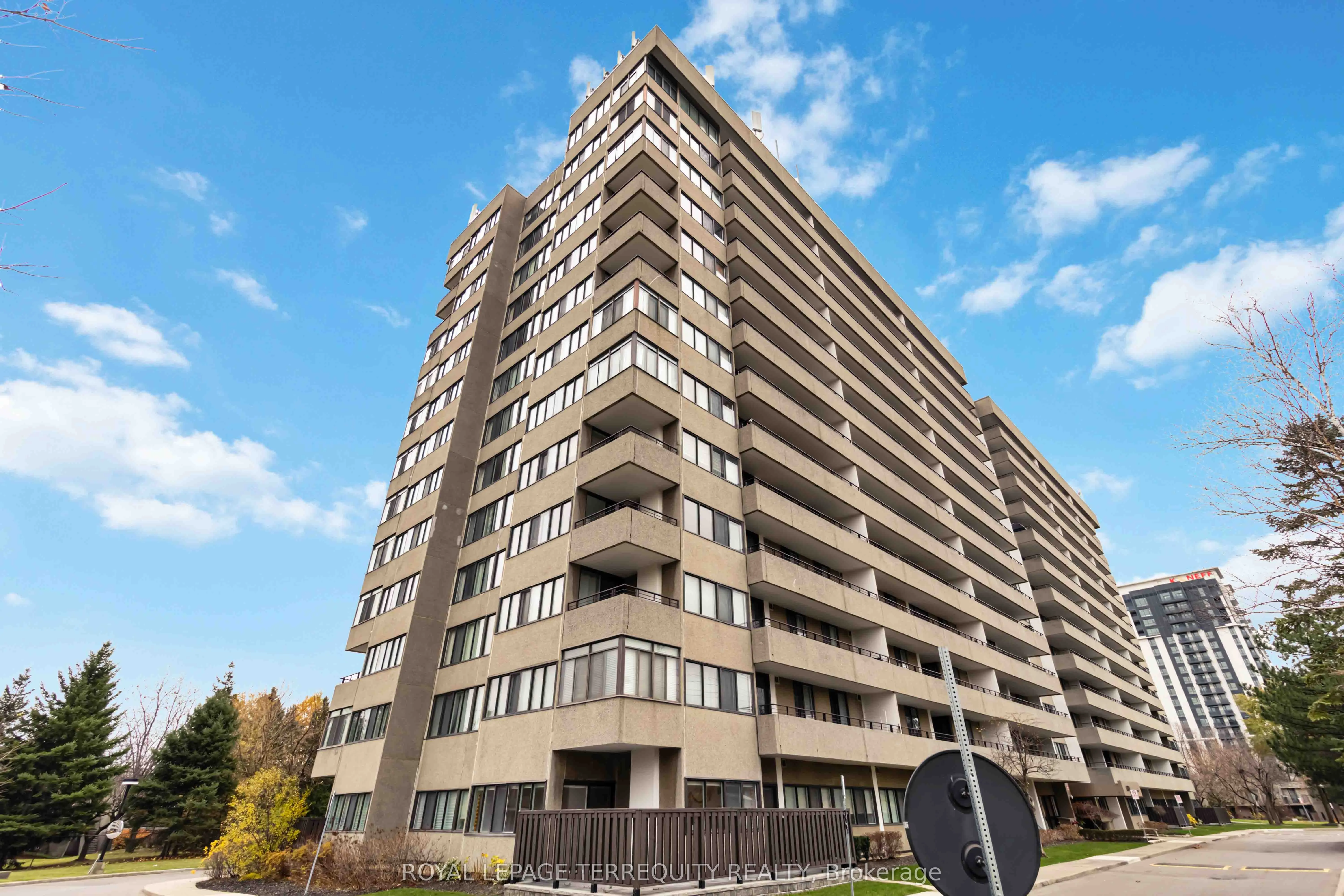 1300 Mississauga Valley Boulevard, #909