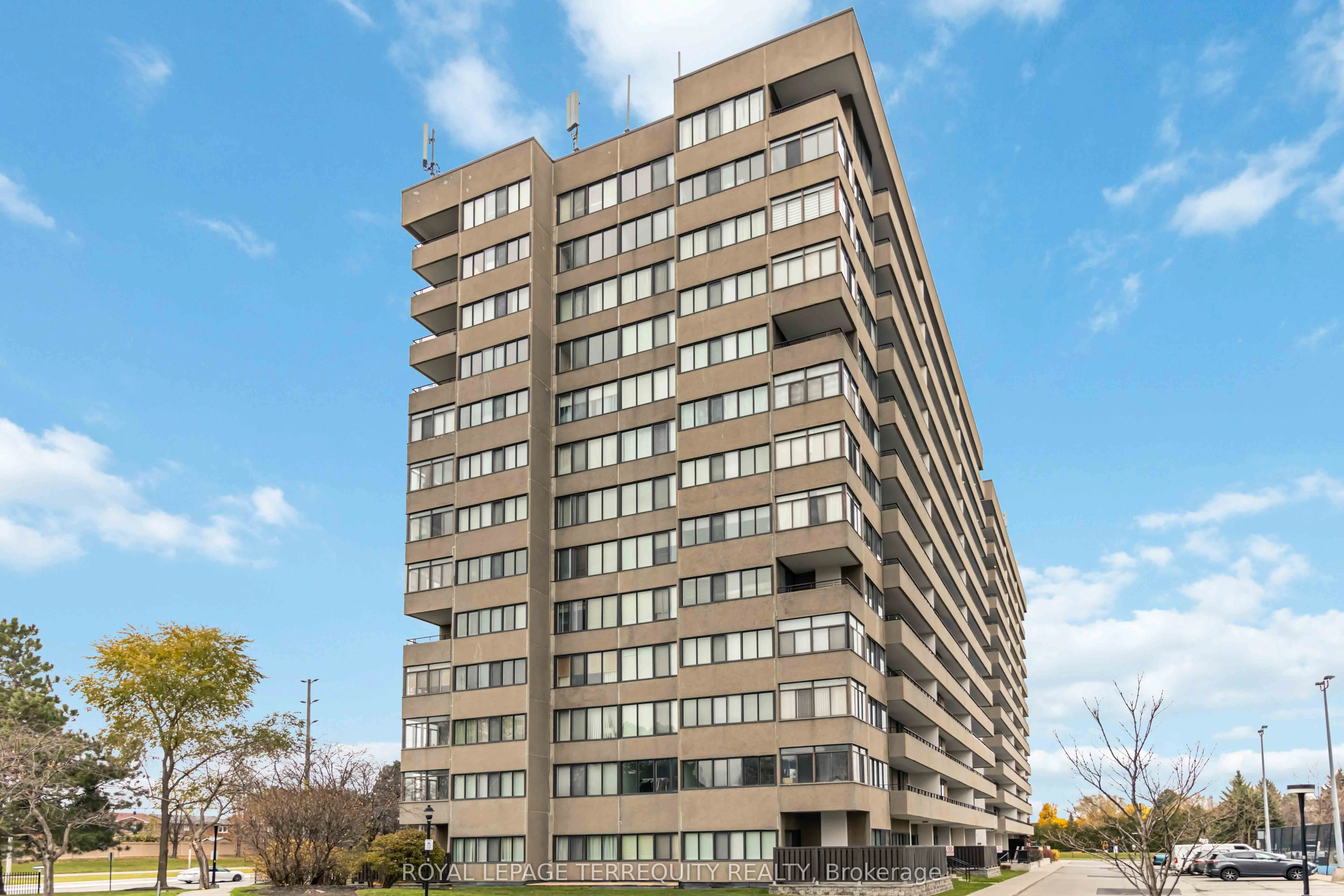 1300 Mississauga Valley Boulevard, #909