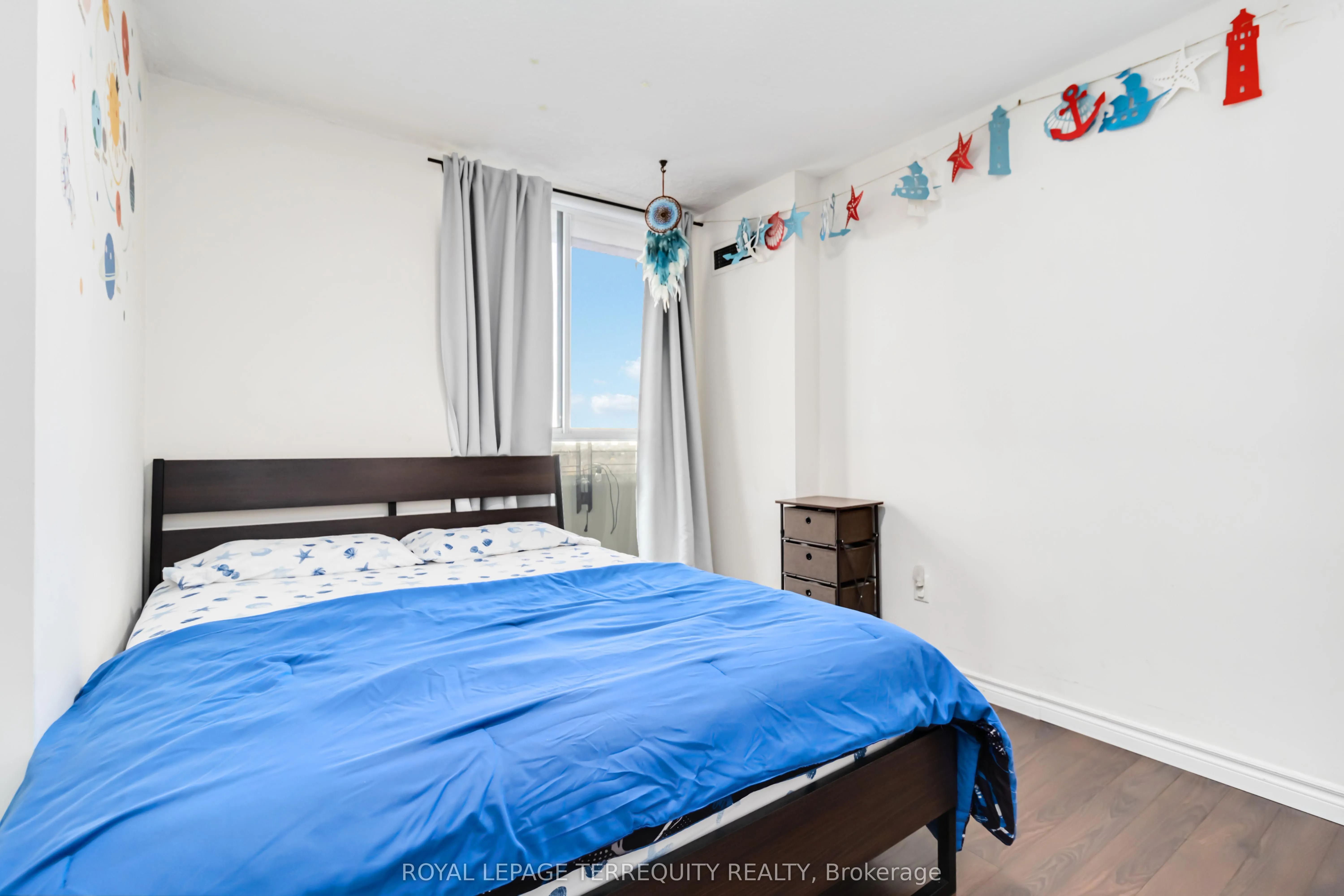 1300 Mississauga Valley Boulevard, #909