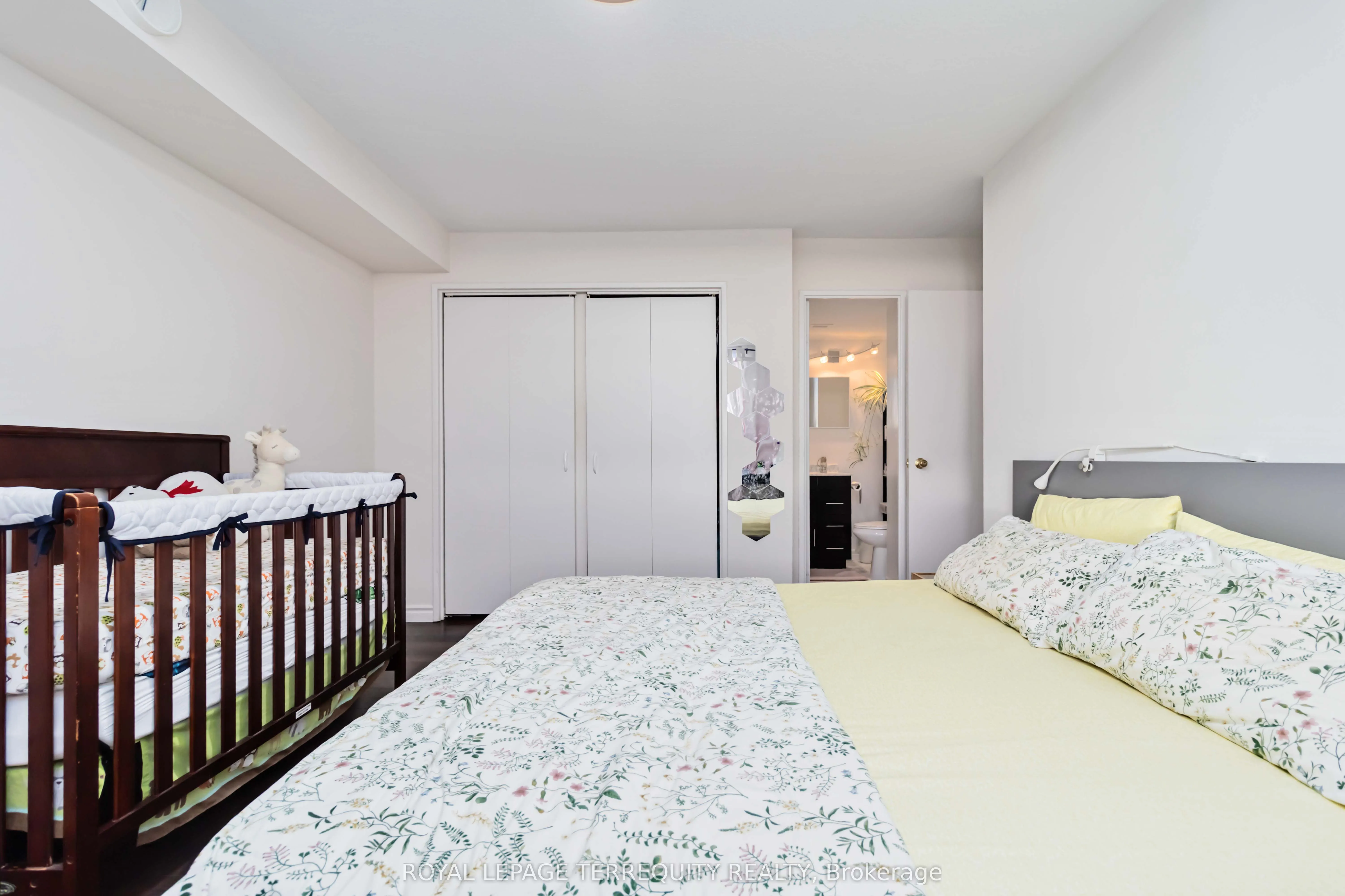 1300 Mississauga Valley Boulevard, #909