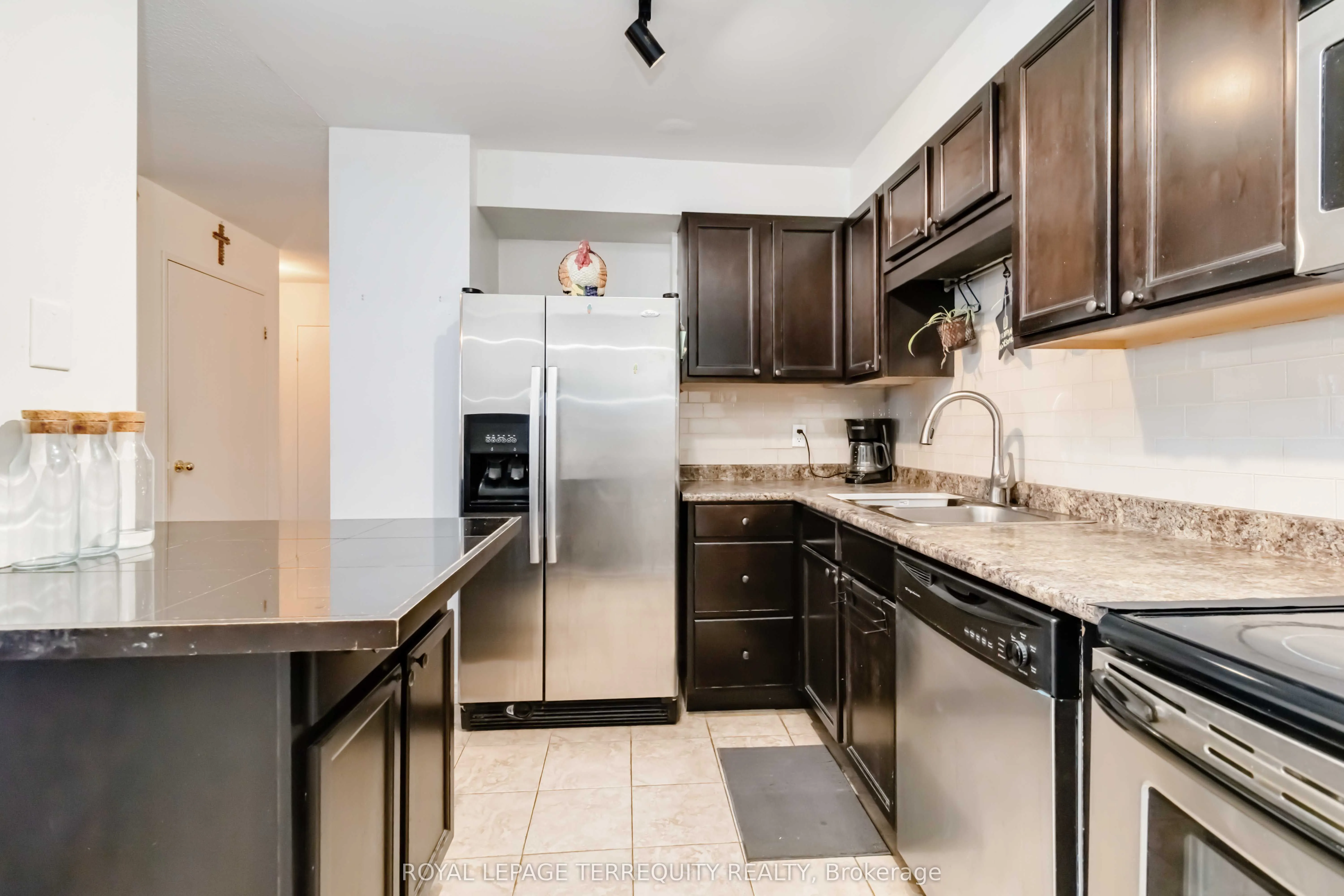 1300 Mississauga Valley Boulevard, #909
