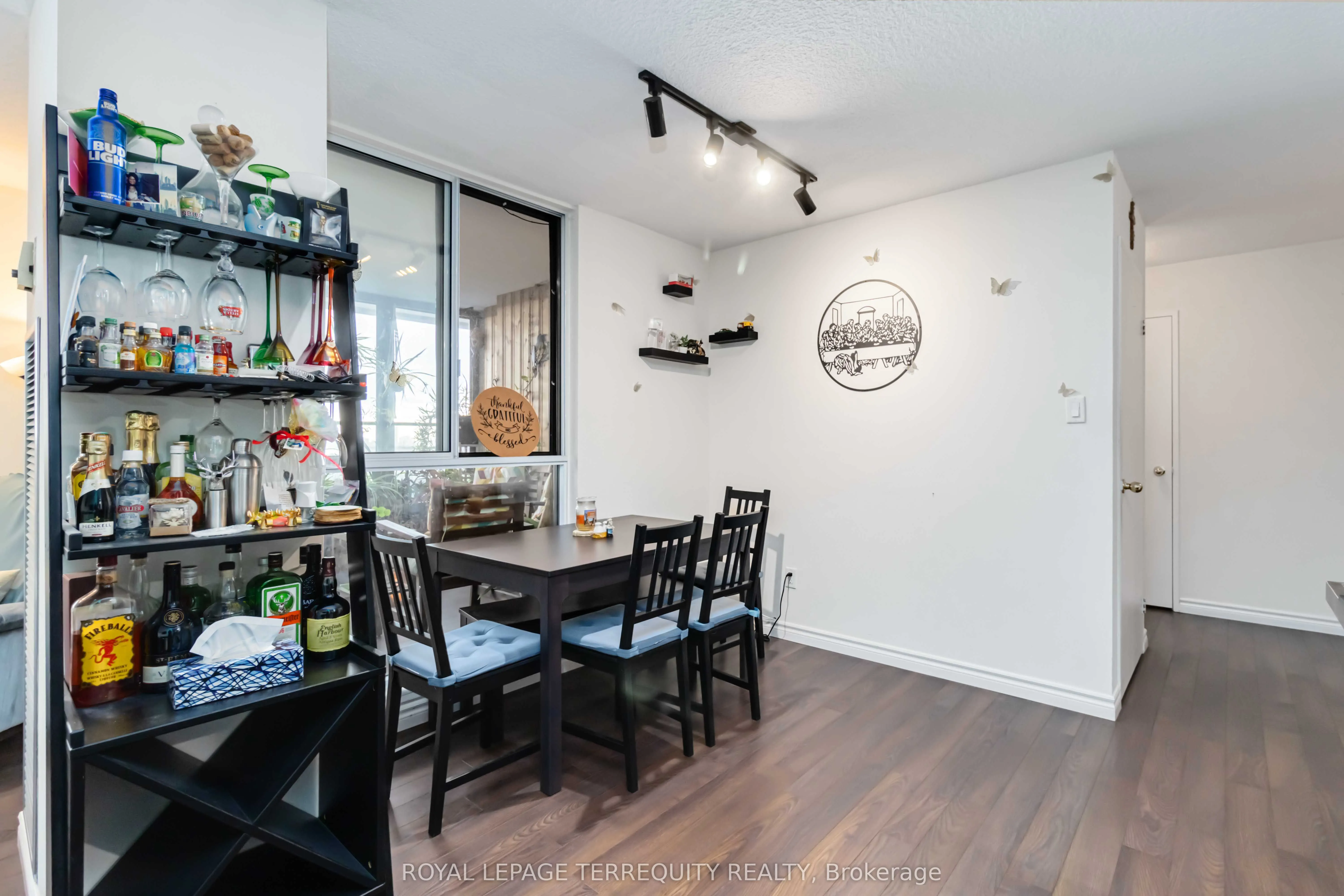 1300 Mississauga Valley Boulevard, #909