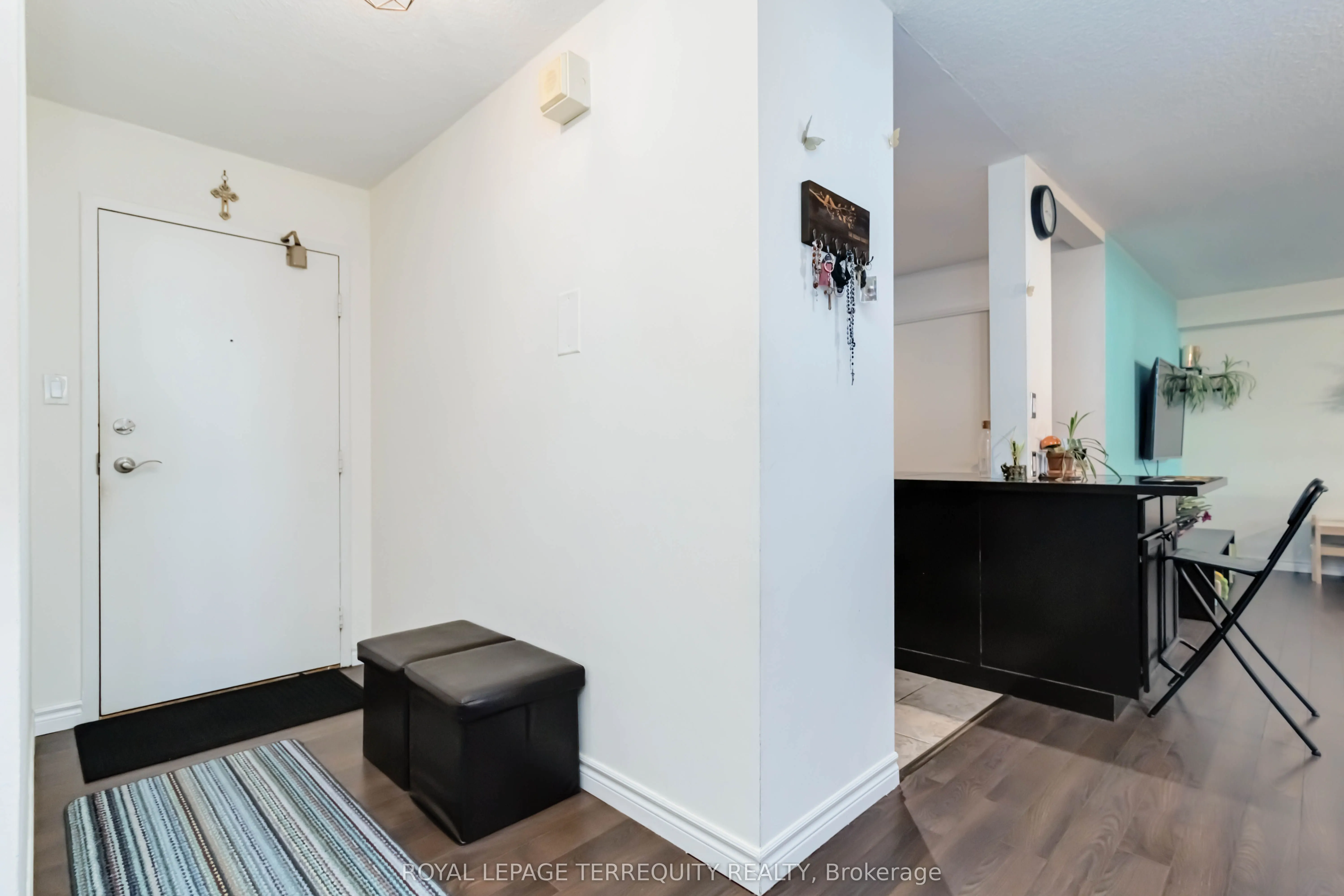 1300 Mississauga Valley Boulevard, #909