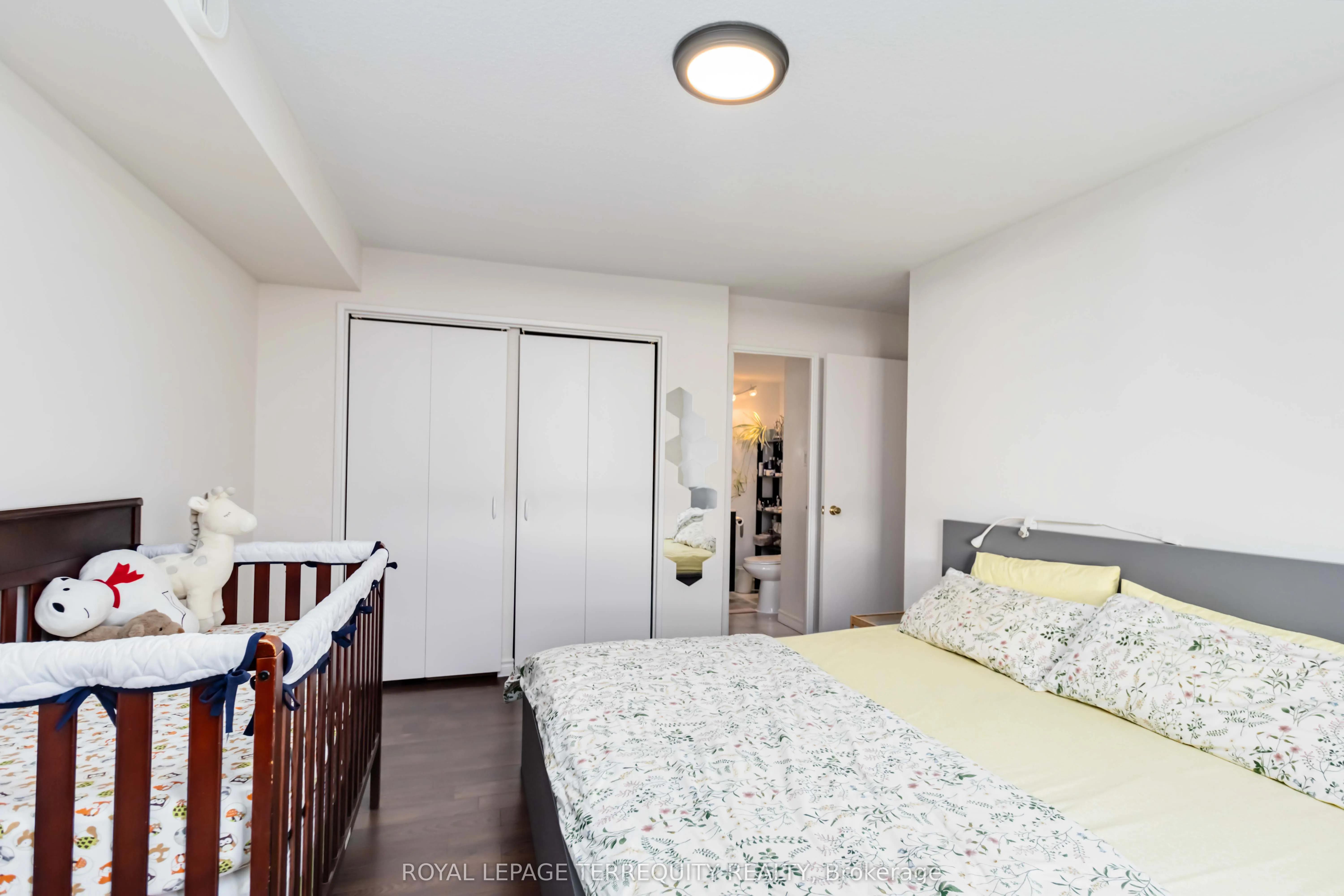 1300 Mississauga Valley Boulevard, #909