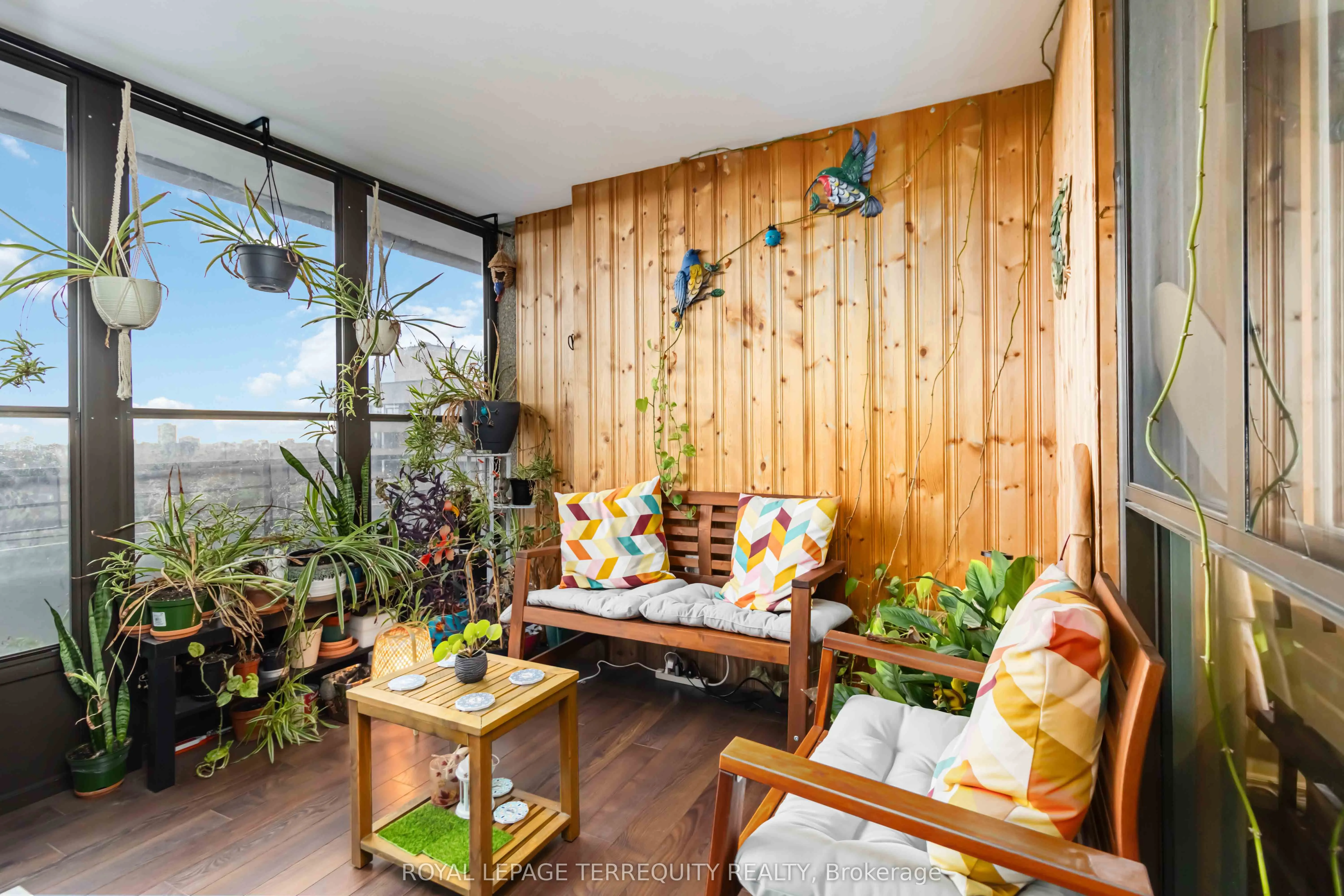 1300 Mississauga Valley Boulevard, #909