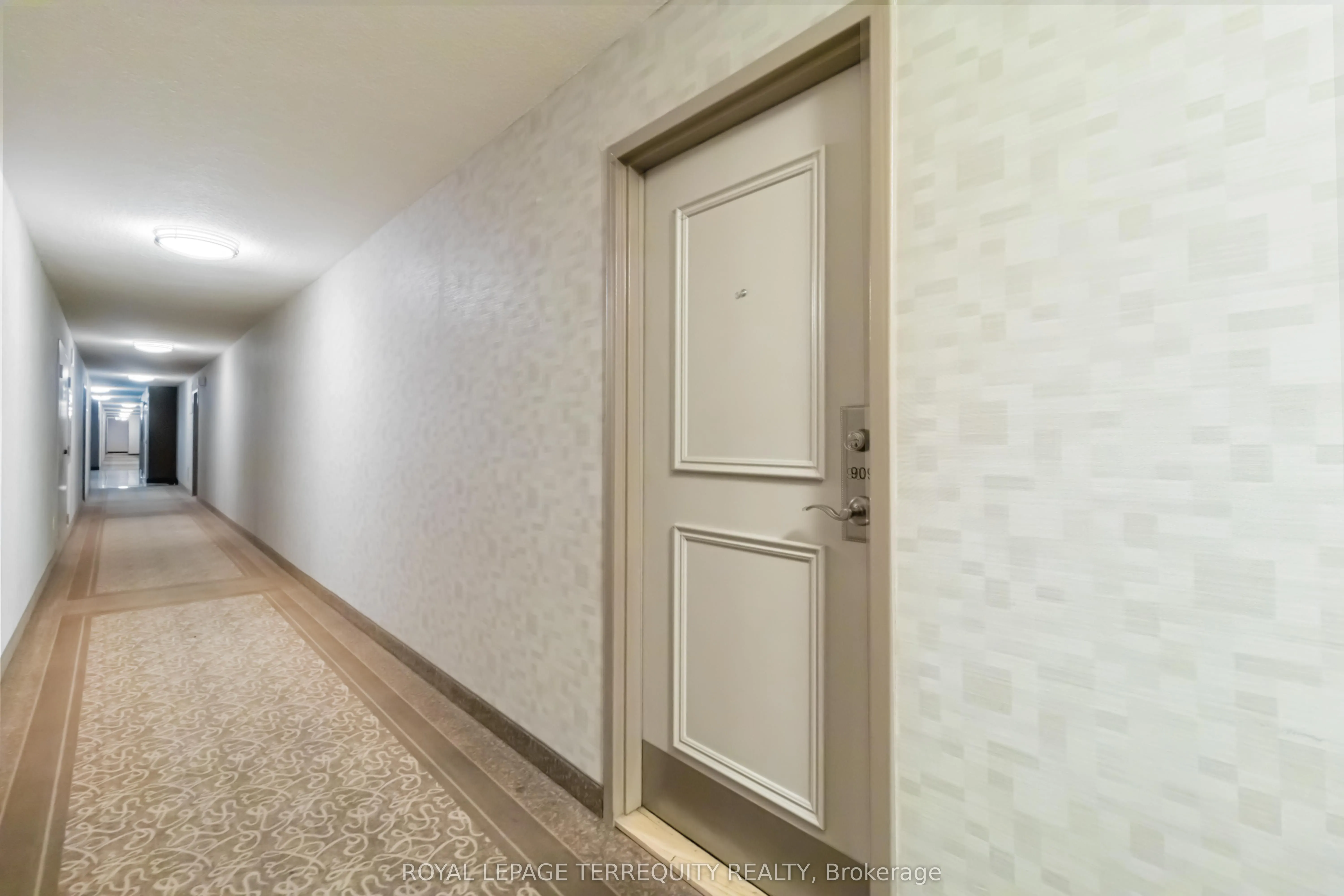 1300 Mississauga Valley Boulevard, #909