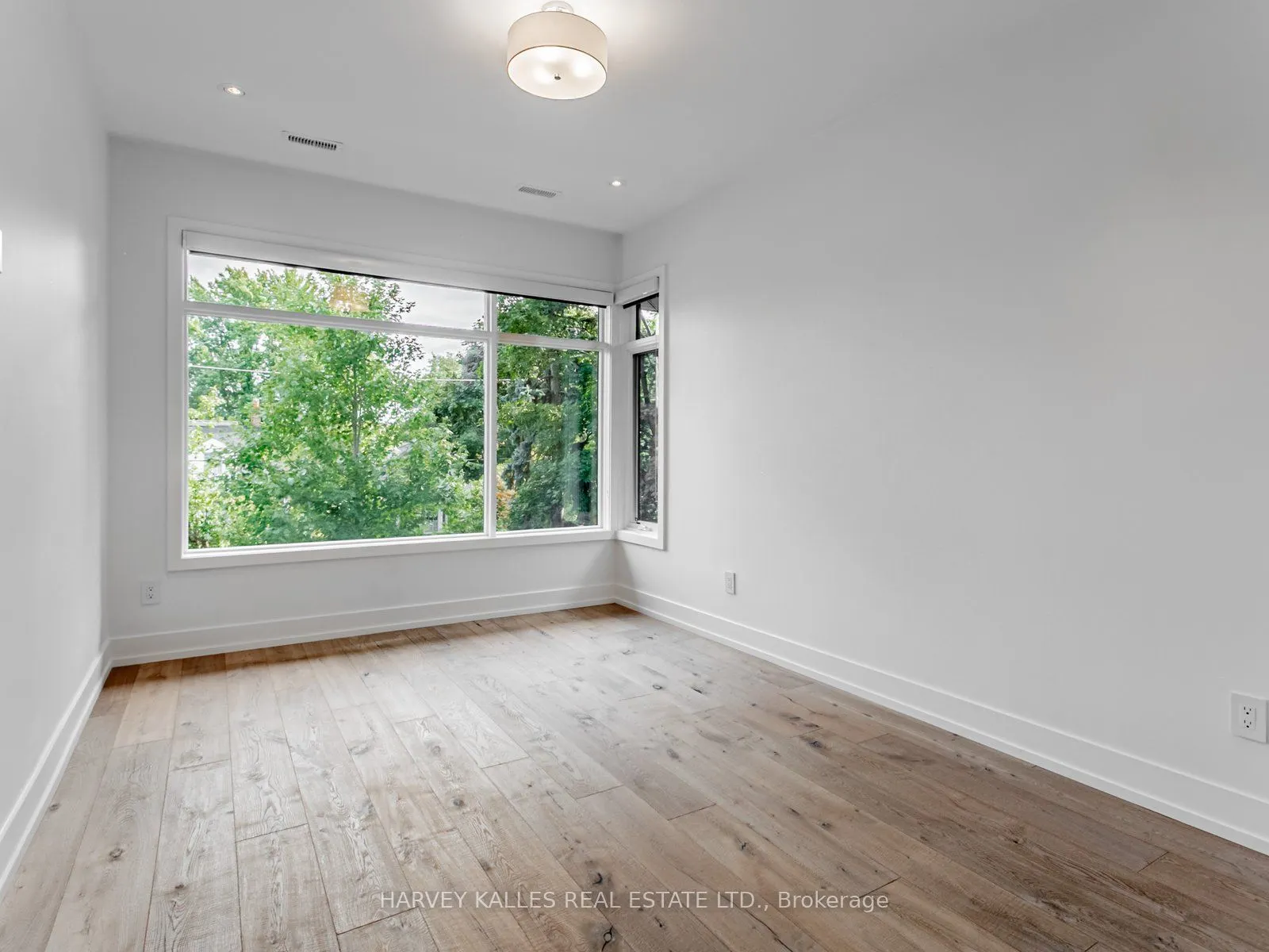 38 Van Dusen Boulevard