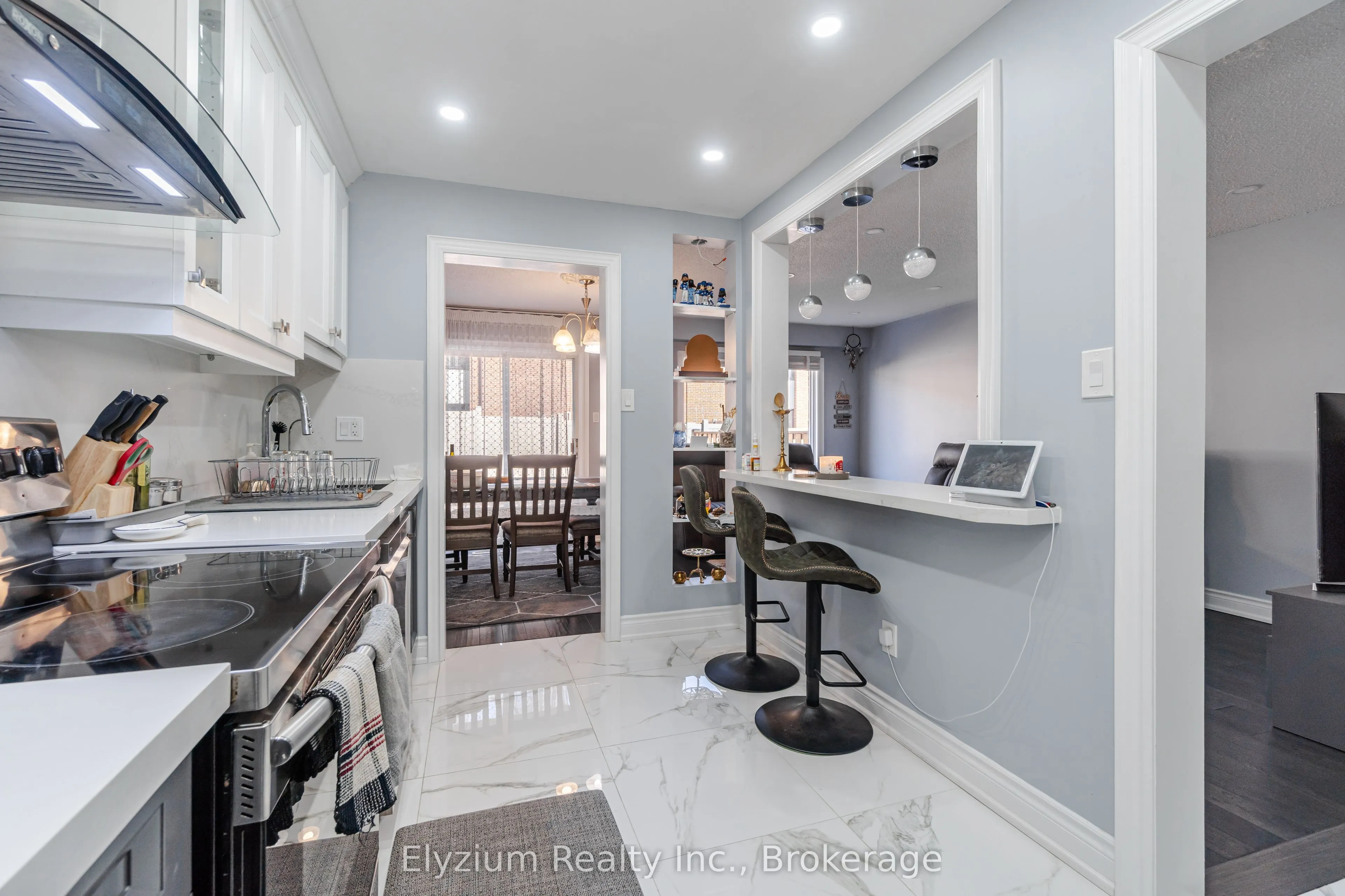 1039 Cedarglen Gate, #24