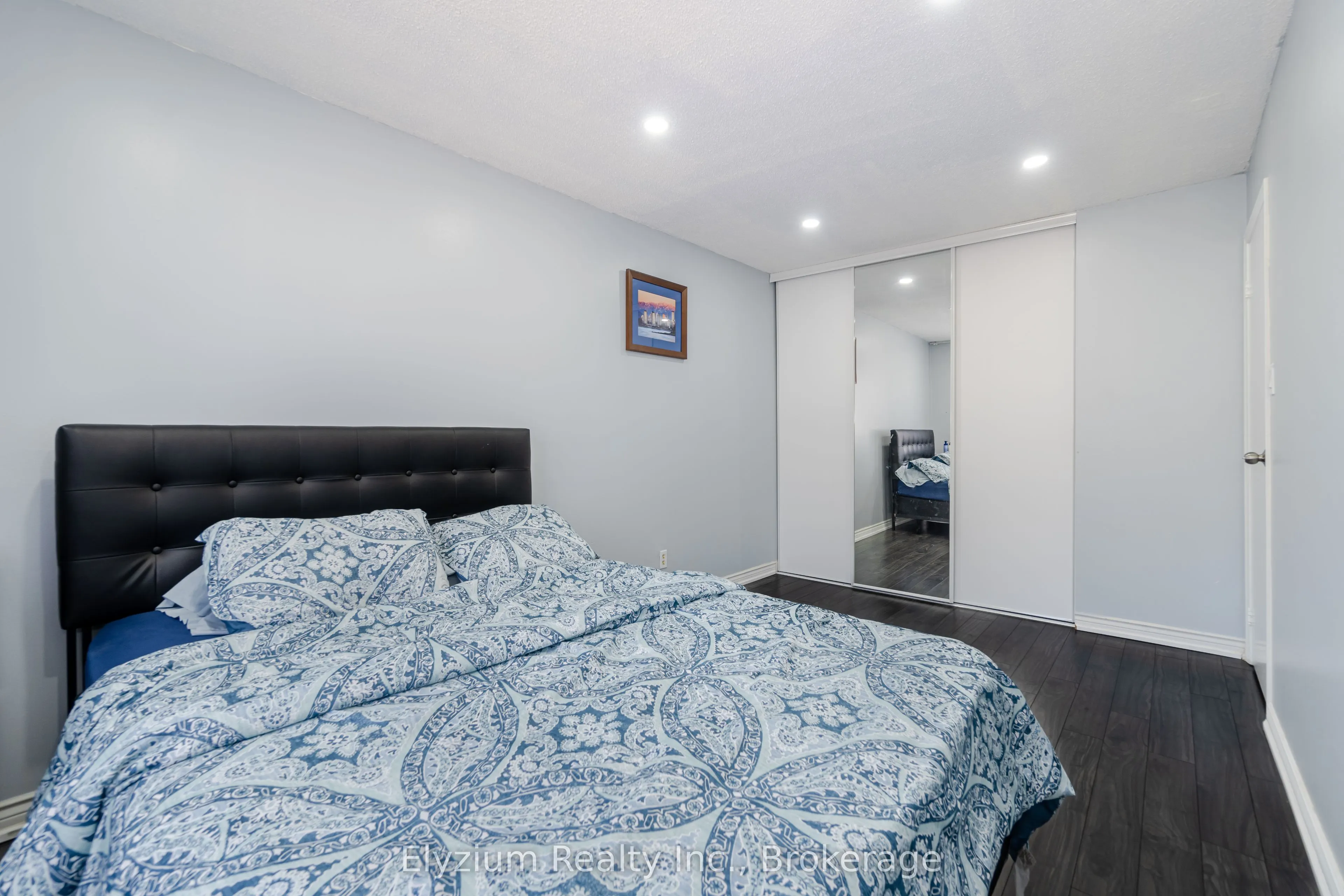 1039 Cedarglen Gate, #24