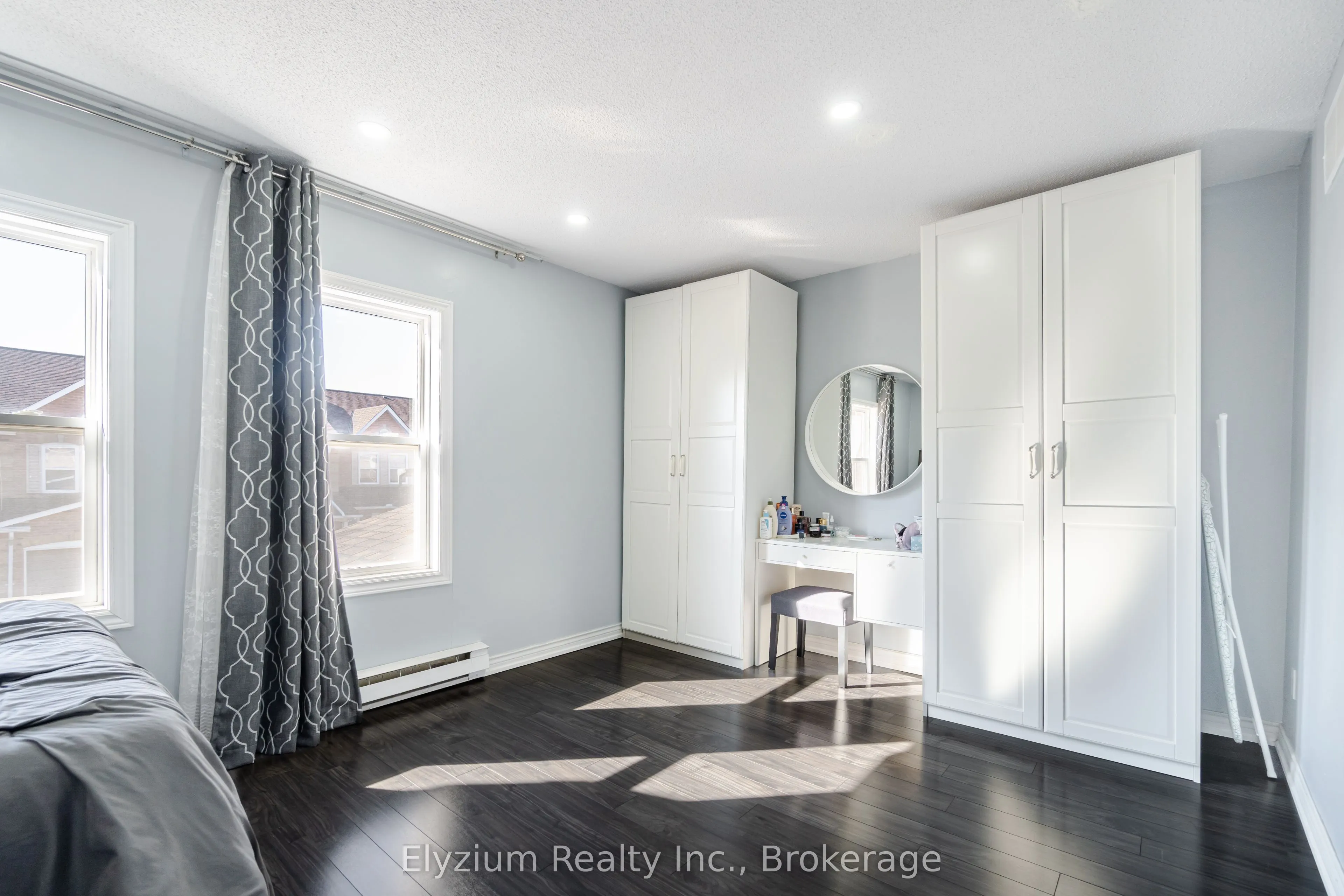 1039 Cedarglen Gate, #24