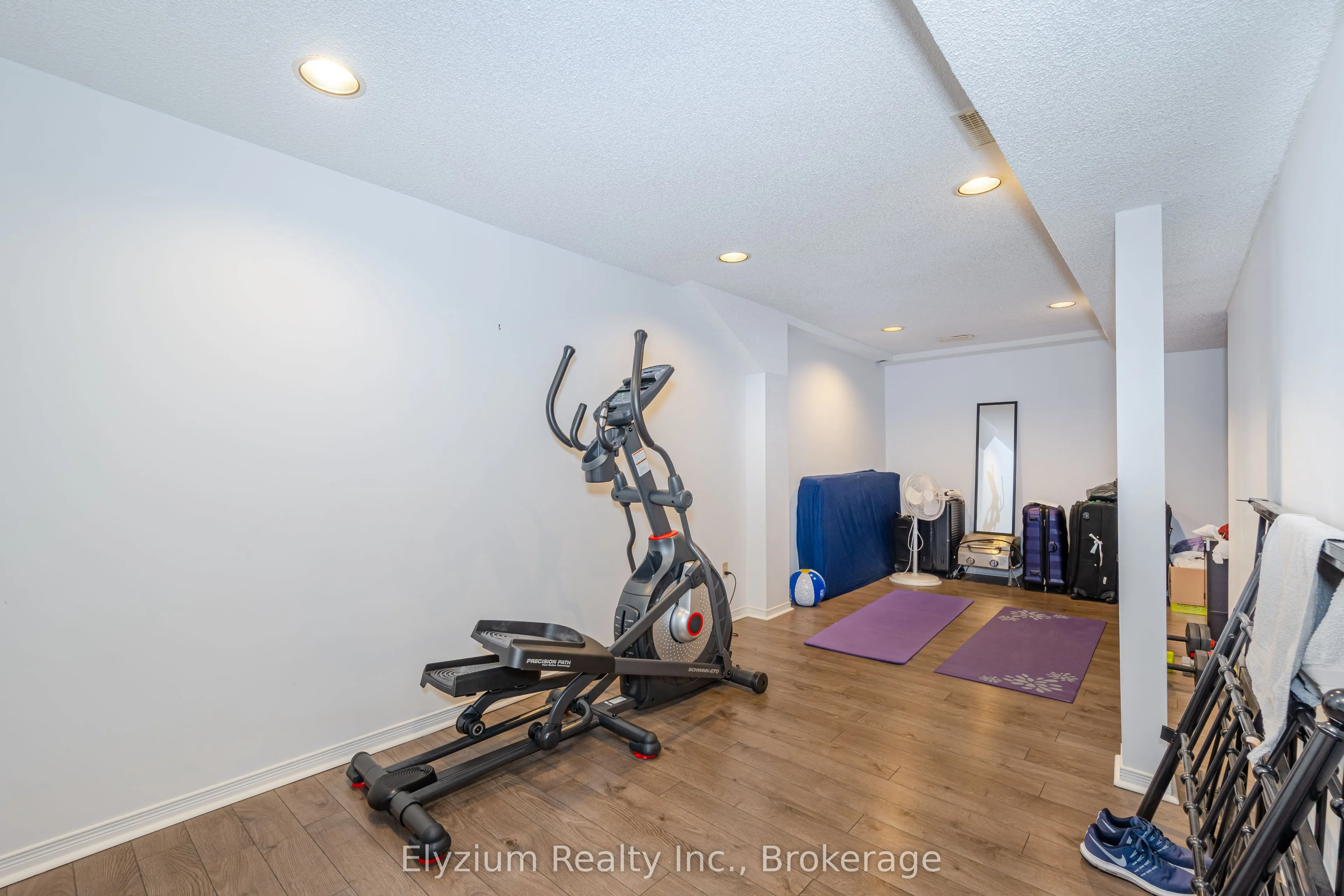 1039 Cedarglen Gate, #24