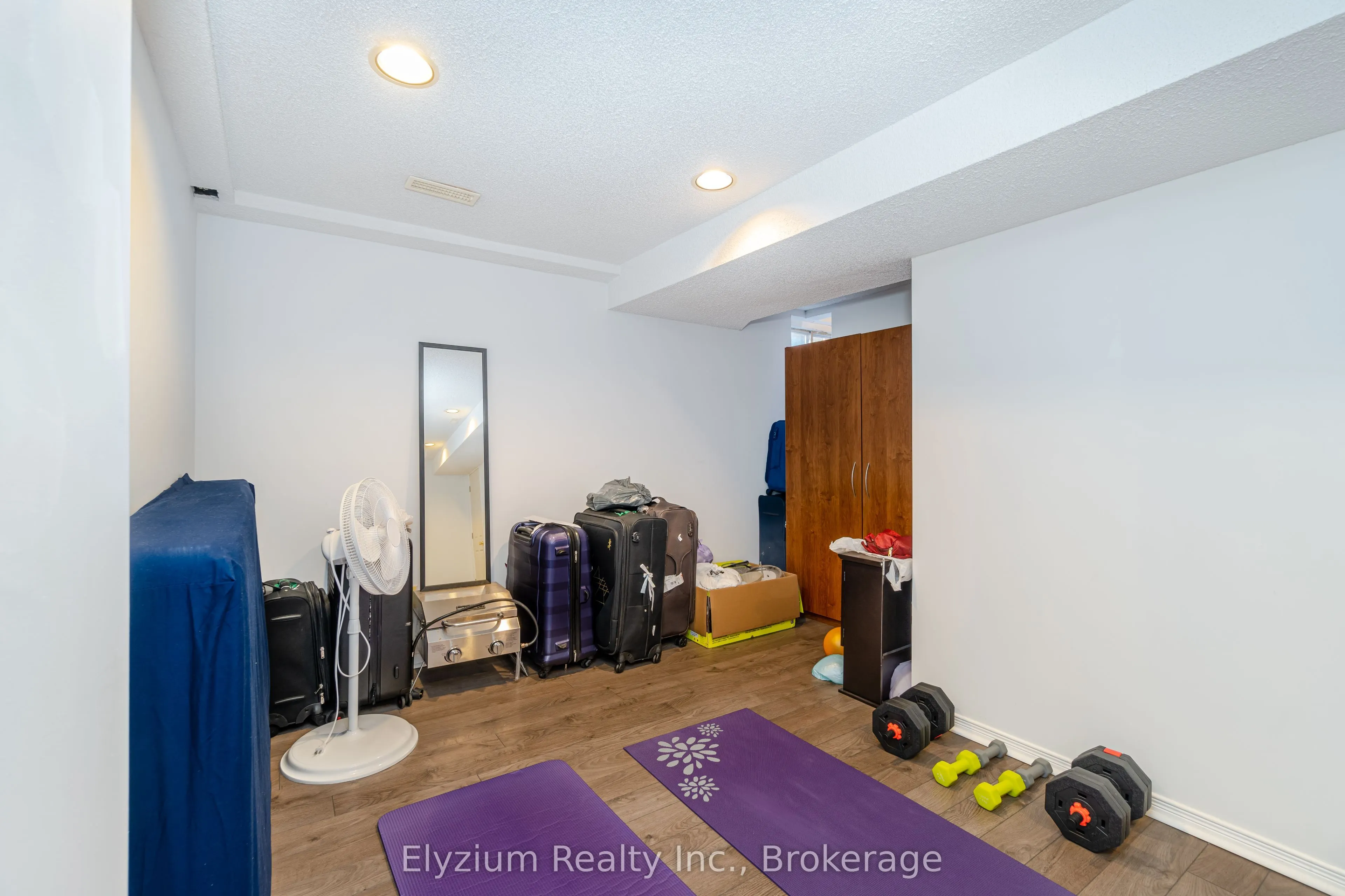 1039 Cedarglen Gate, #24