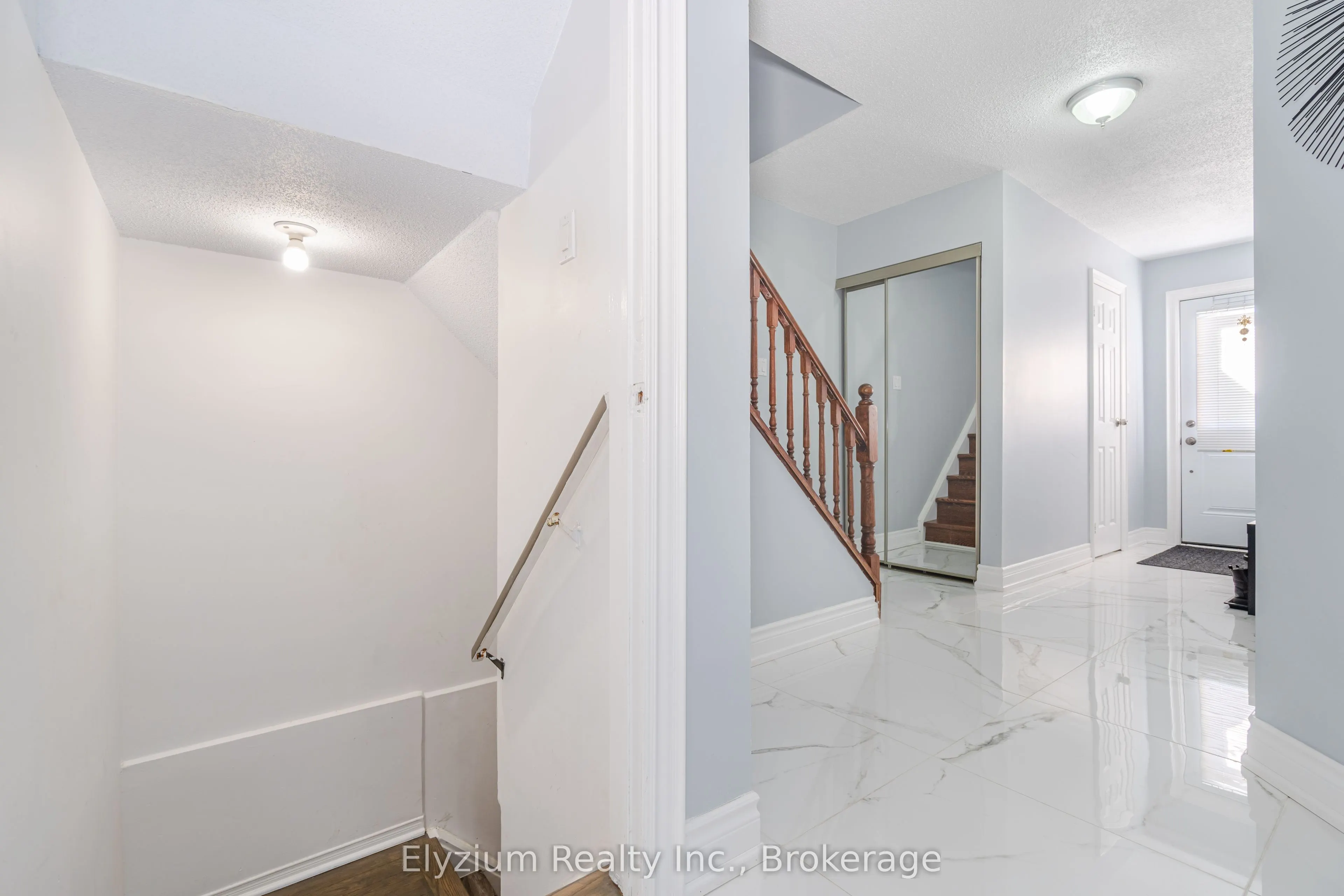 1039 Cedarglen Gate, #24