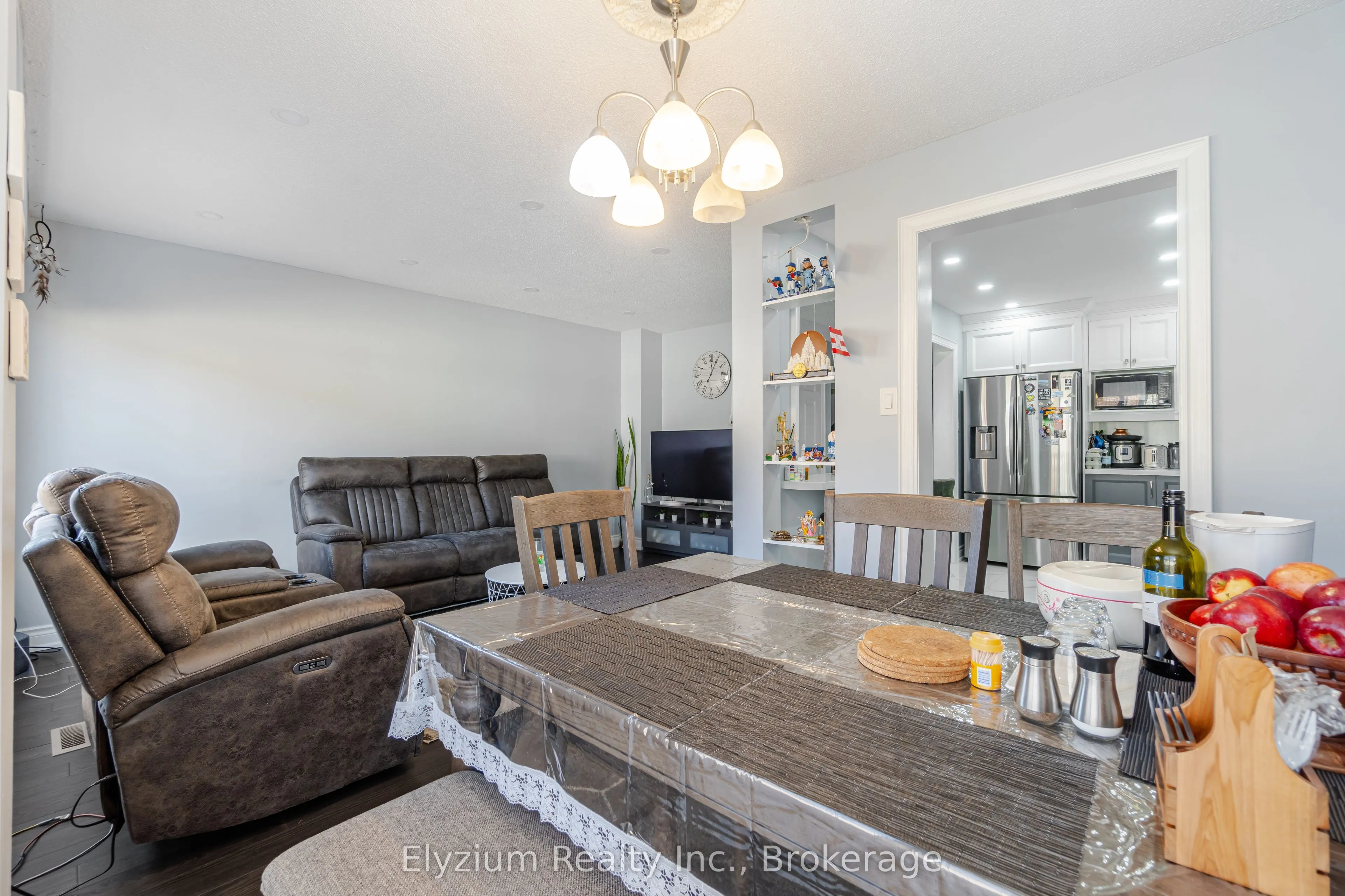 1039 Cedarglen Gate, #24