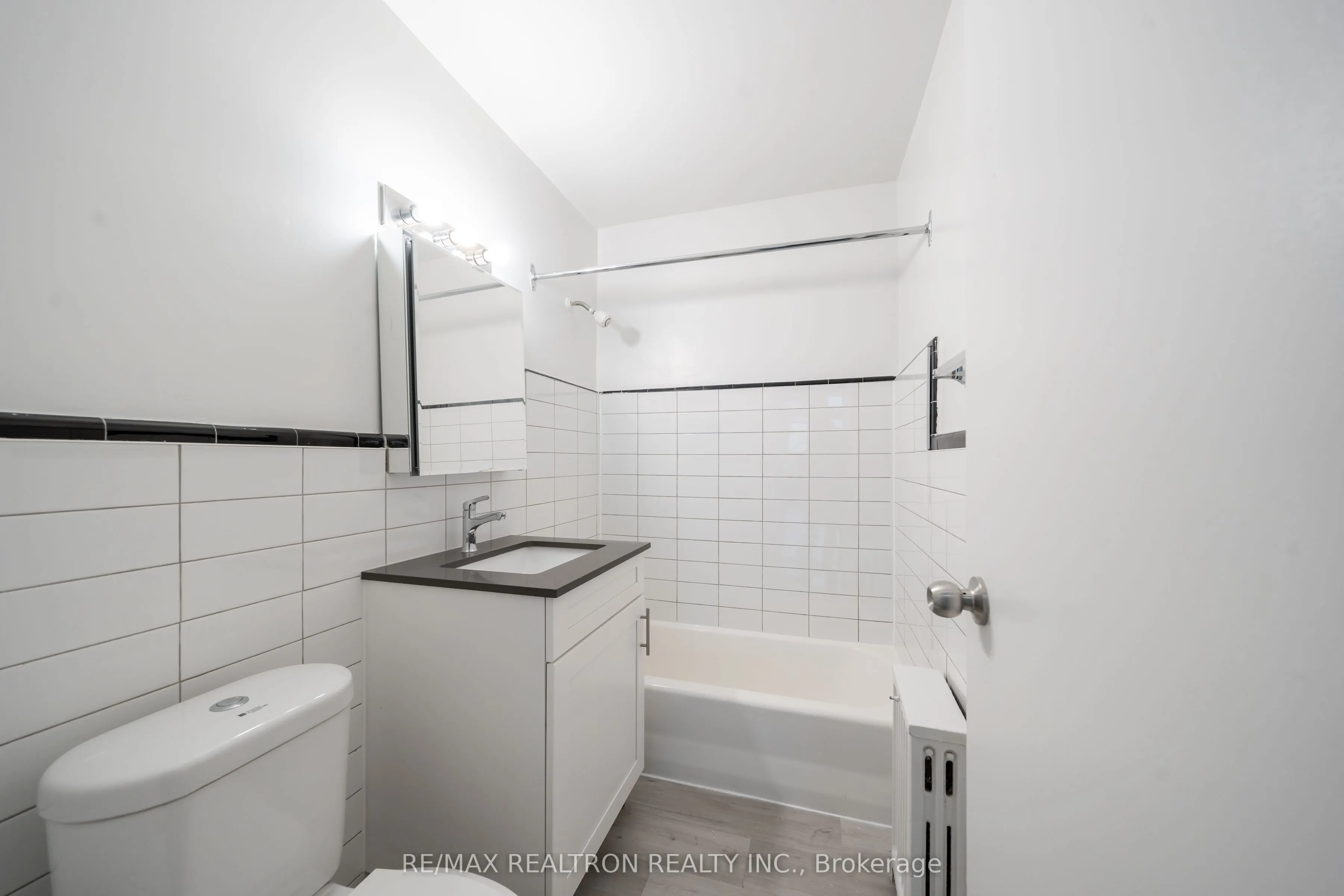2515 Eglinton Avenue W, #102