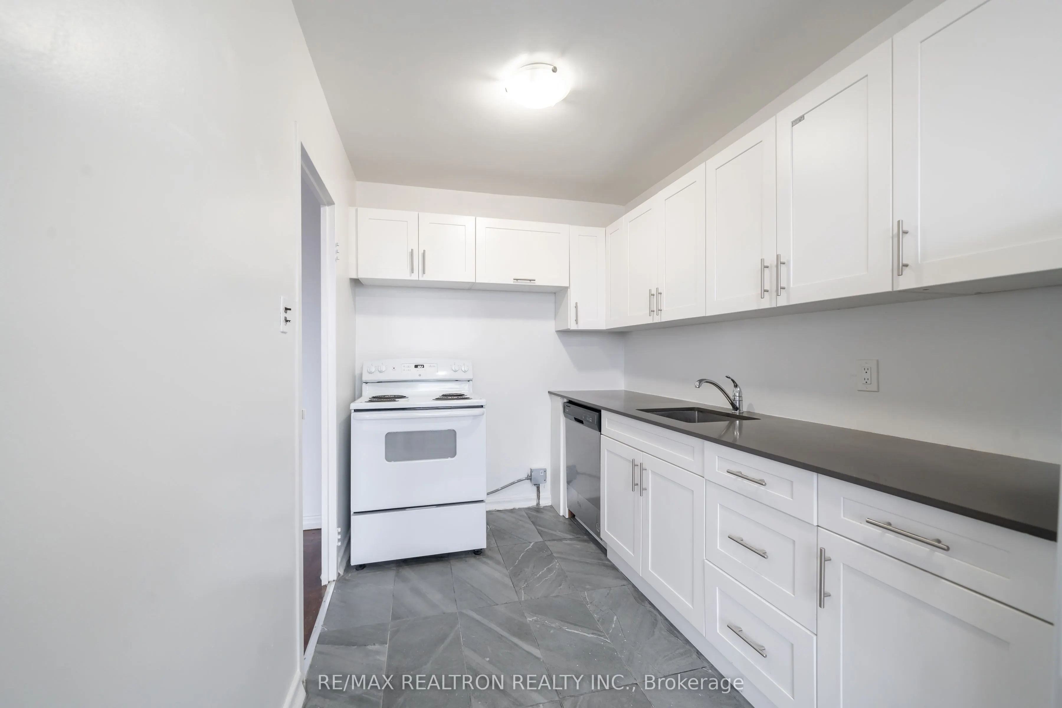 2515 Eglinton Avenue W, #102