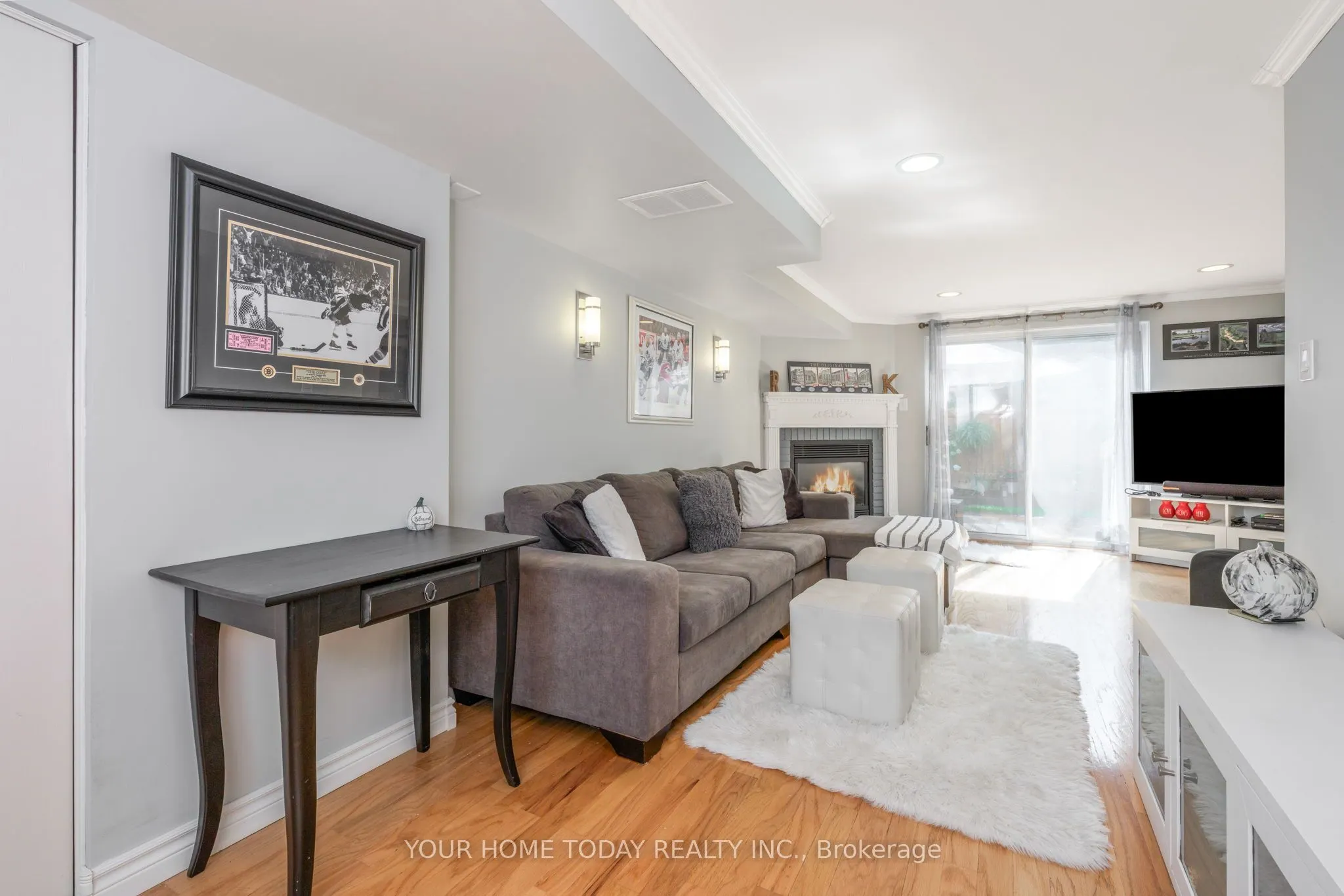 76 River Drive, #8