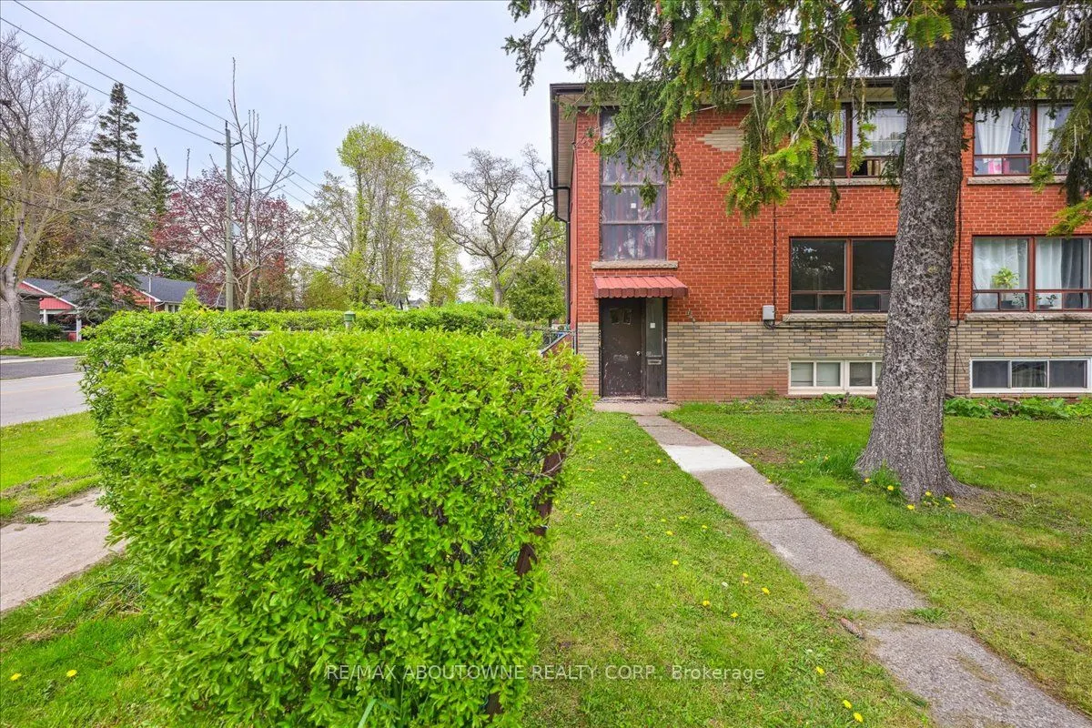 203 Nelson Street, #1