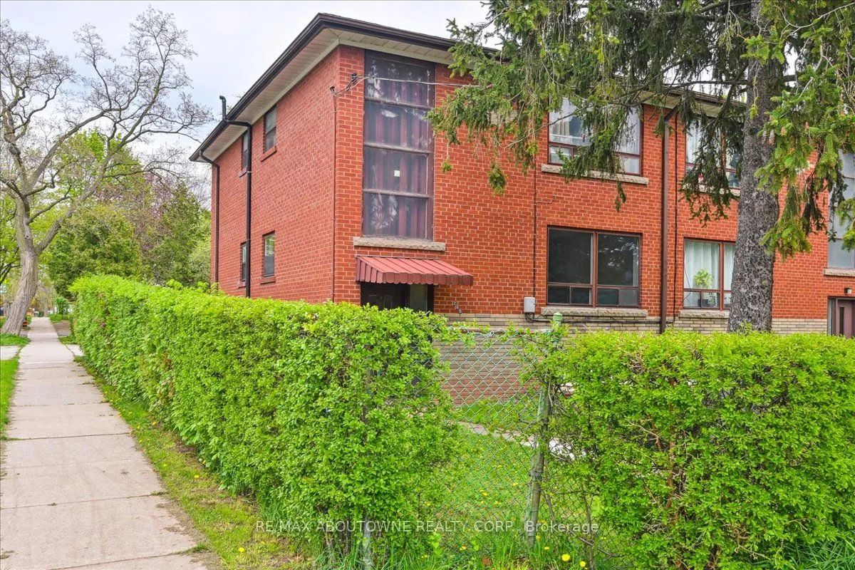 203 Nelson Street, #1