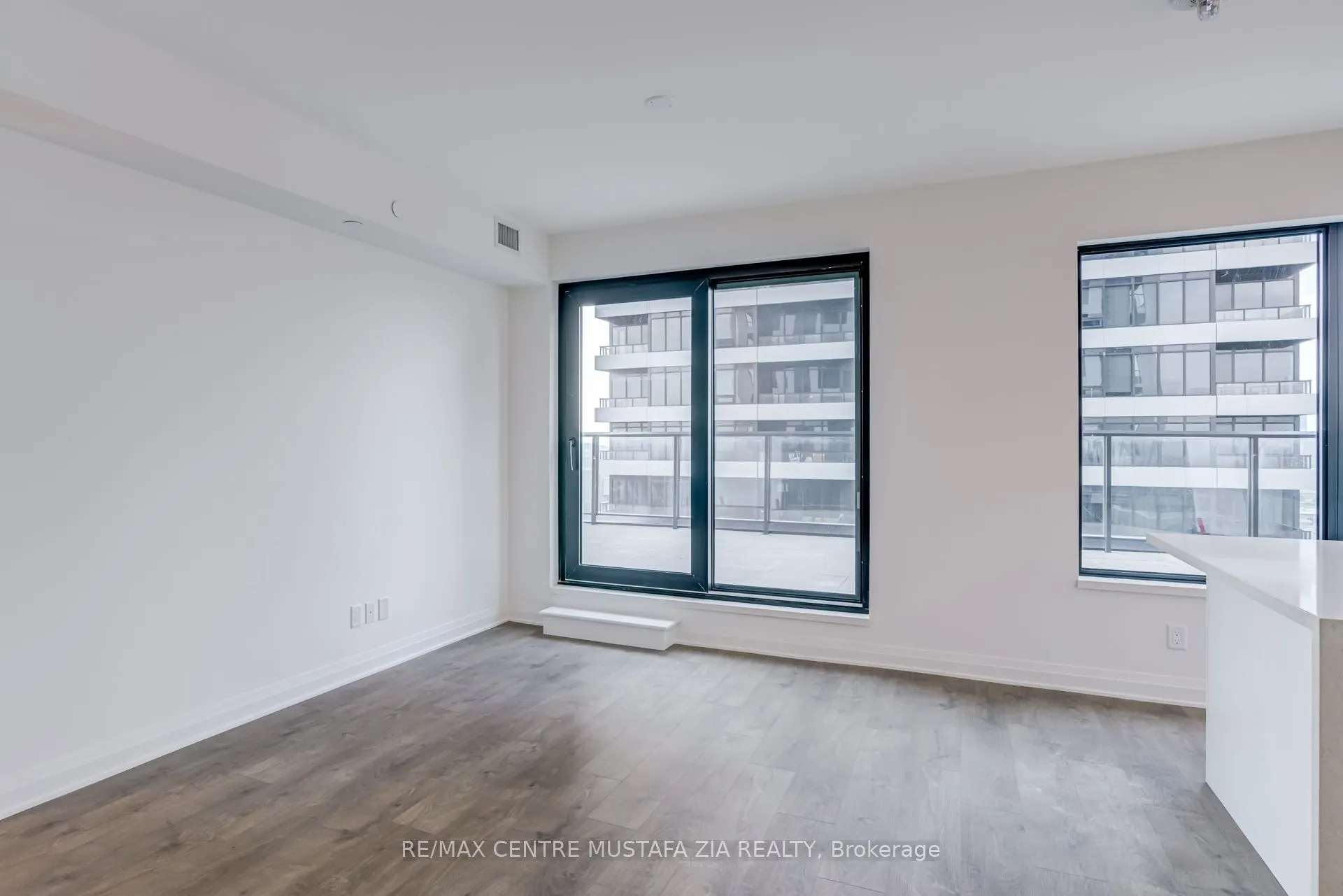 4015 The Exchange, #1908