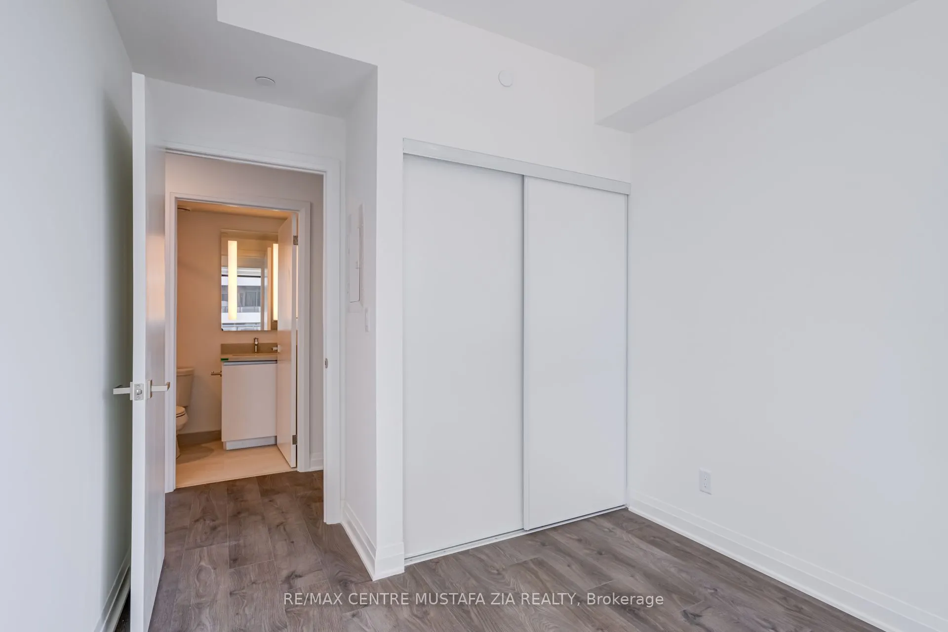 4015 The Exchange, #1908
