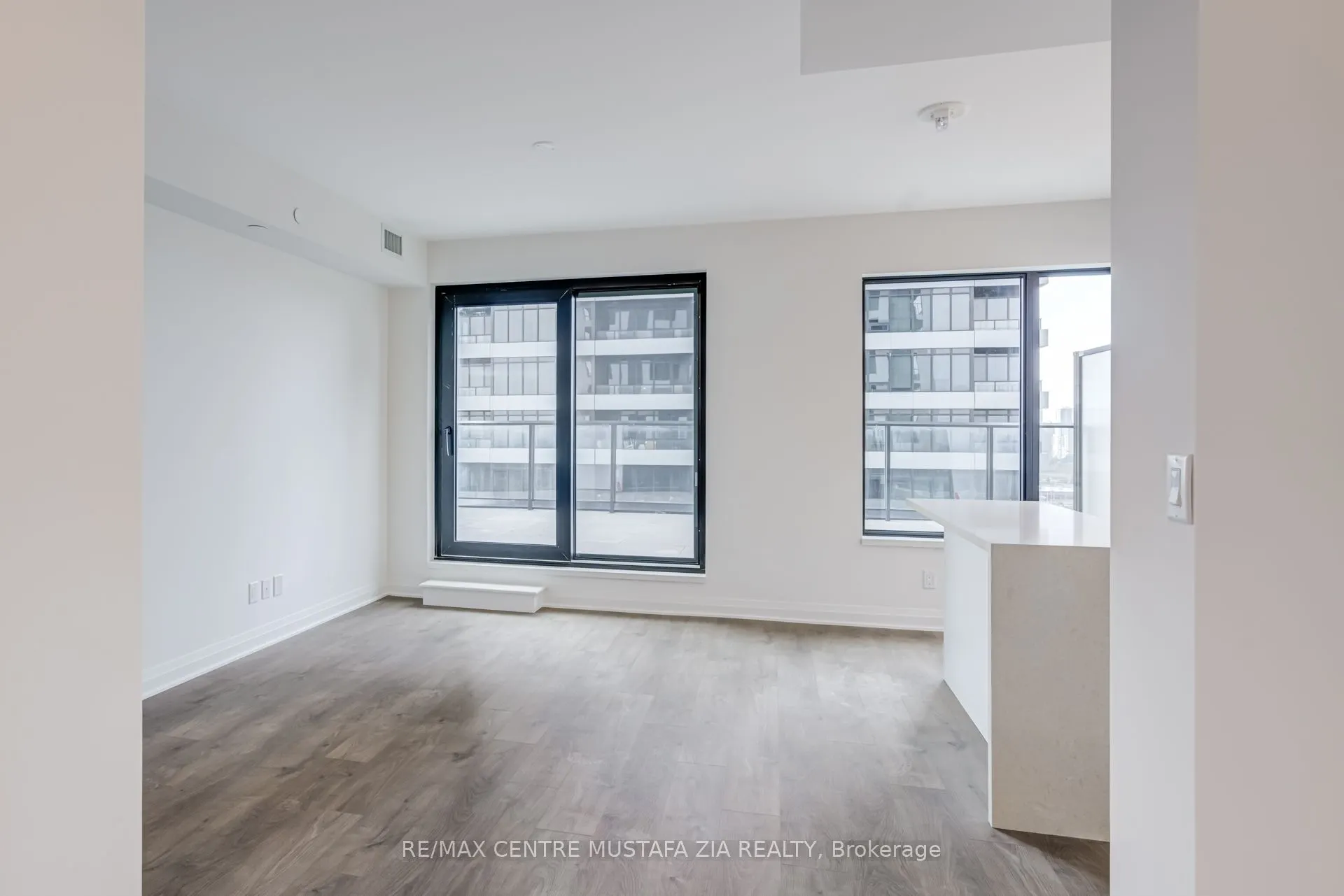 4015 The Exchange, #1908