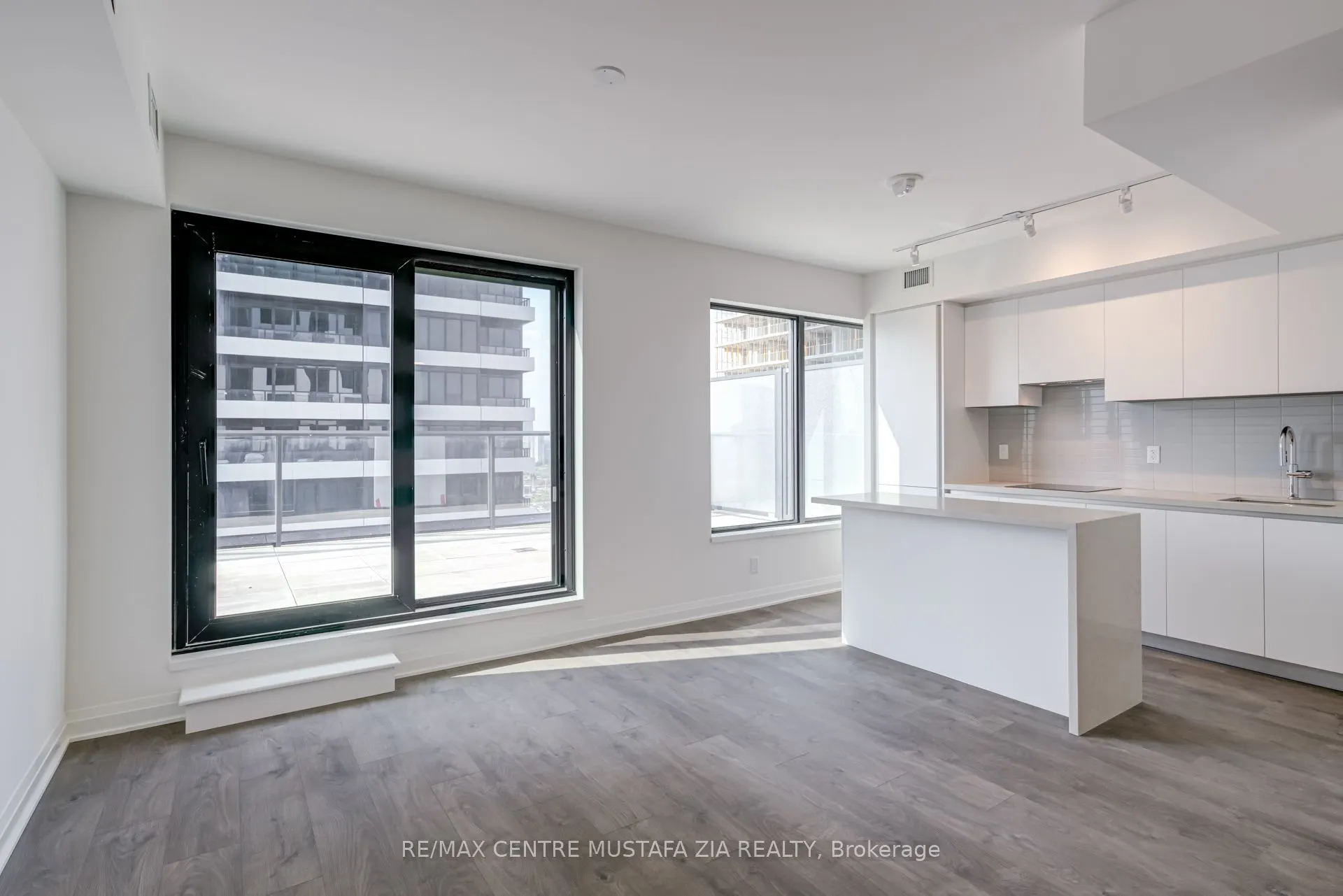 4015 The Exchange, #1908