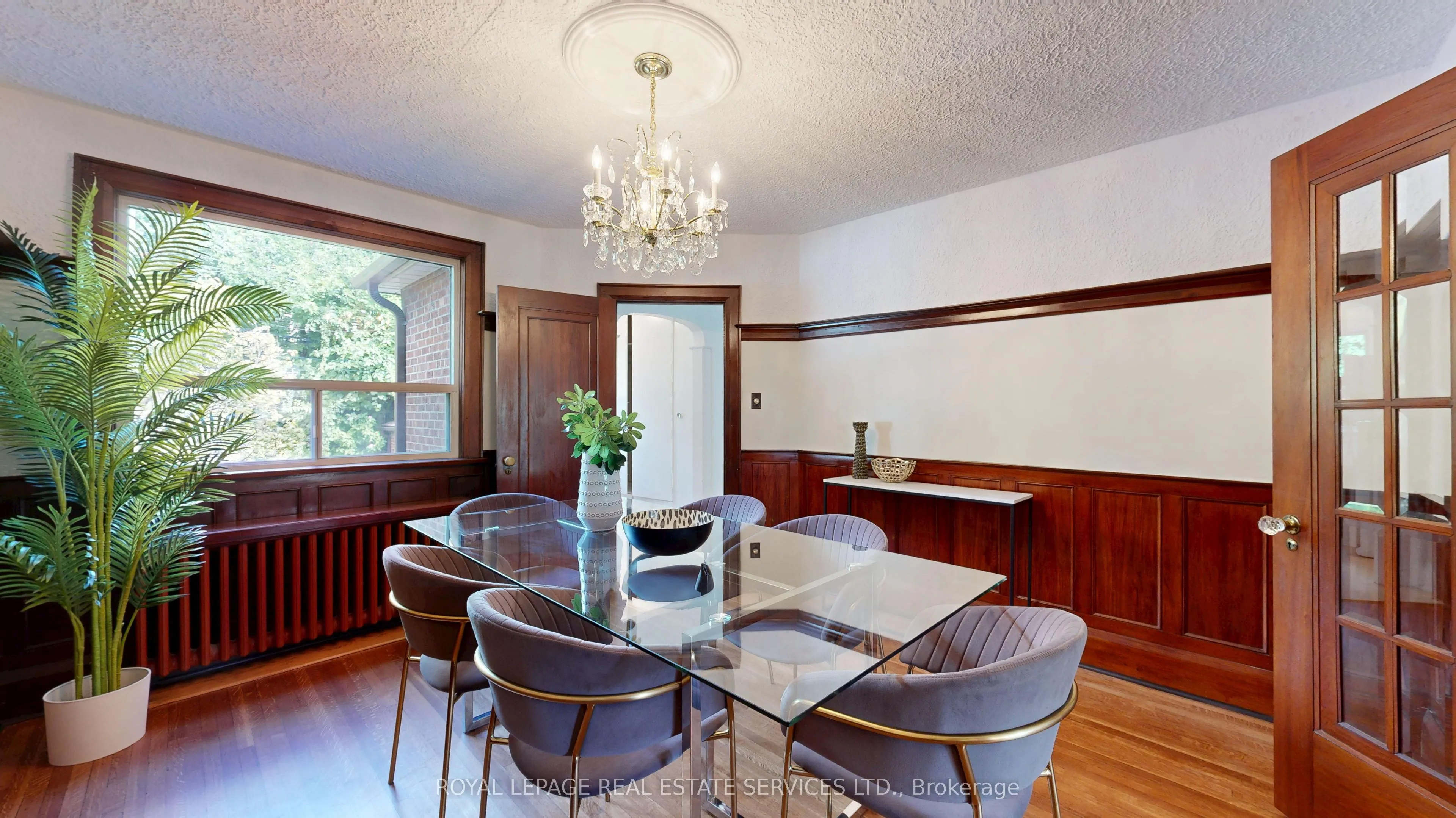 22 Elora Road