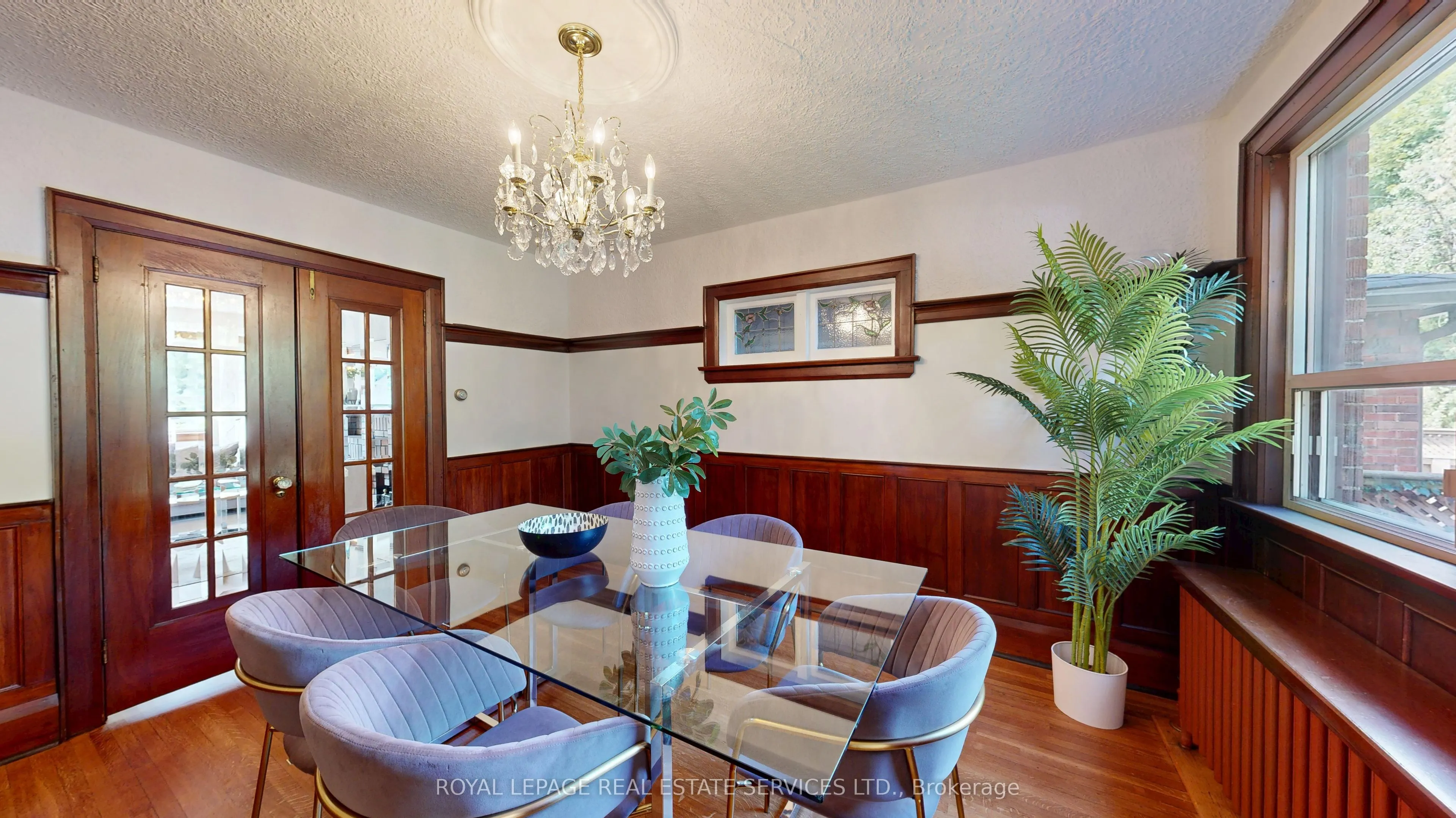 22 Elora Road
