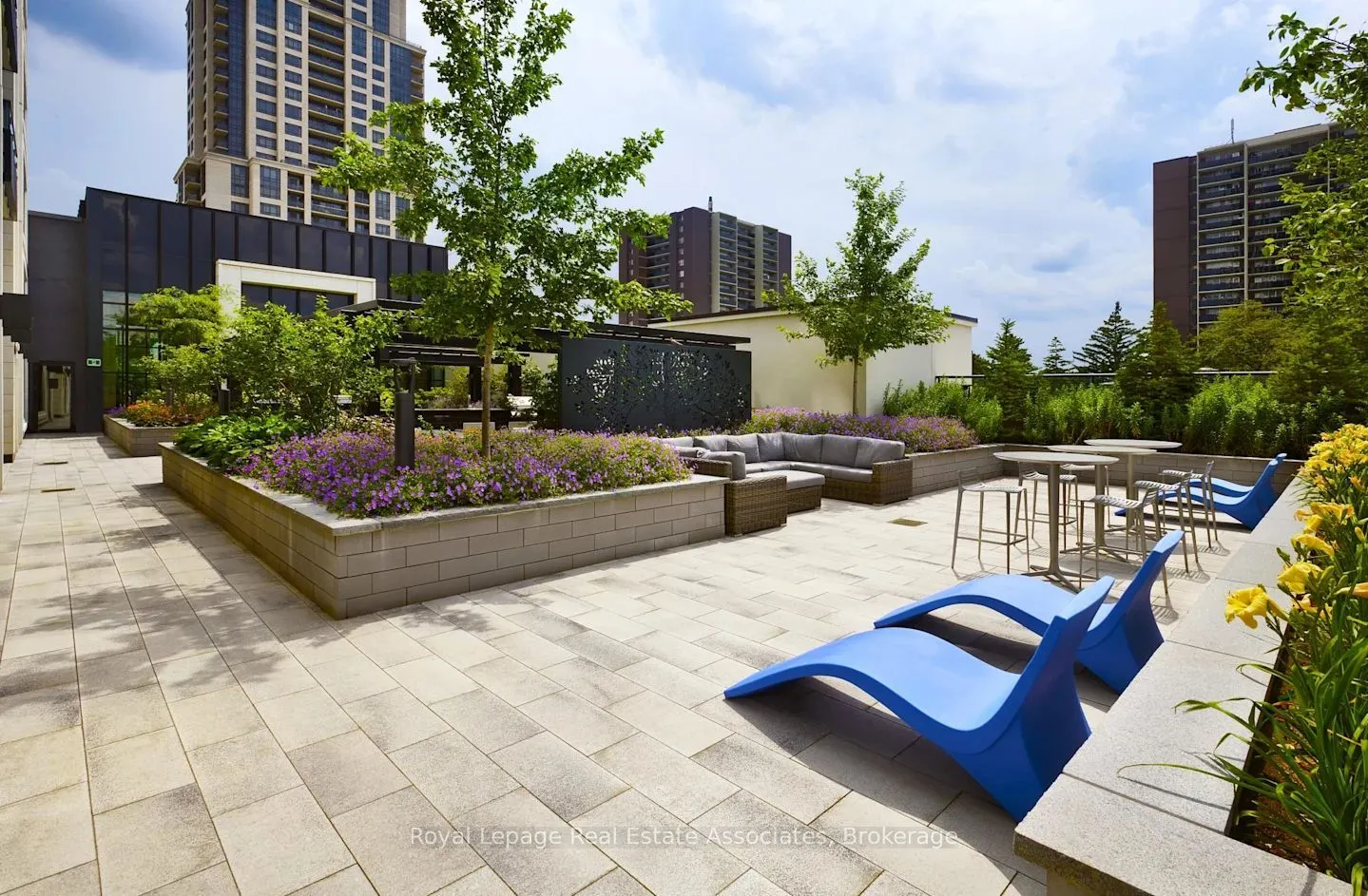 10 Eva Road, #405