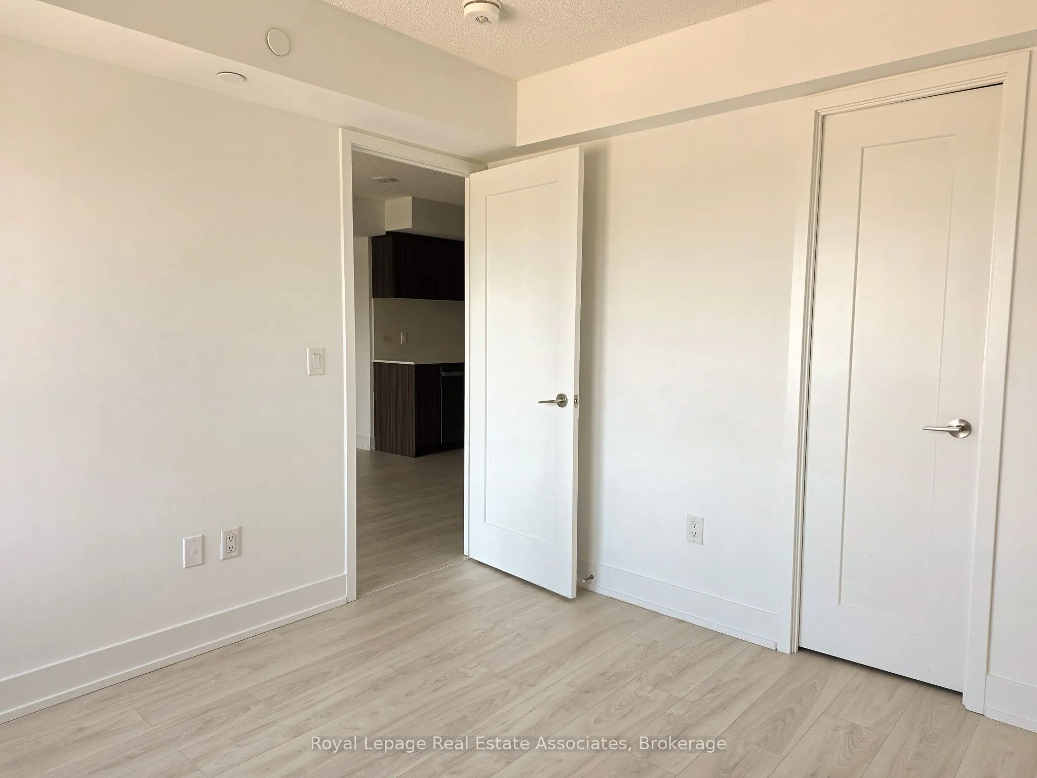 10 Eva Road, #405