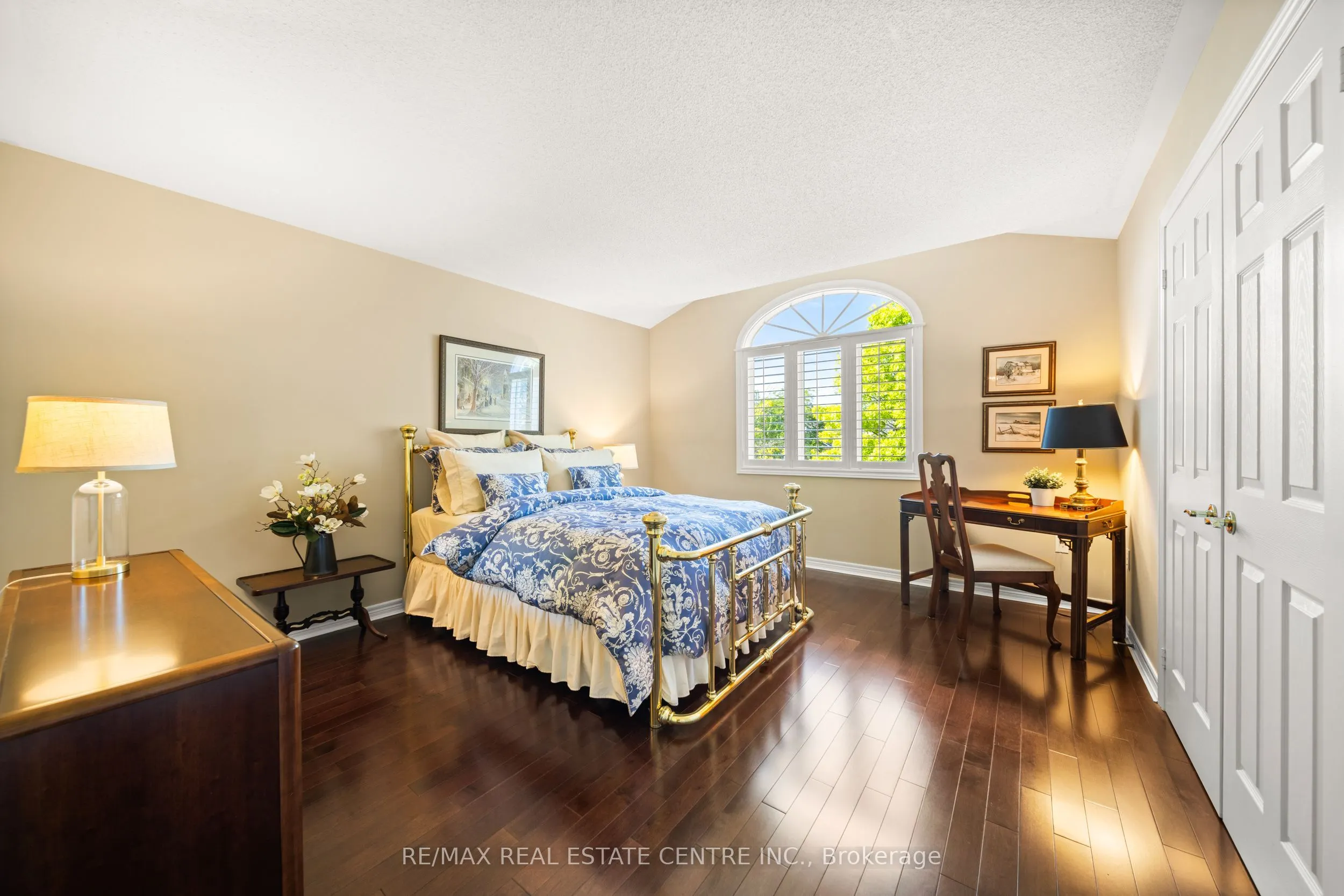 4165 Stonebridge Crescent, #13