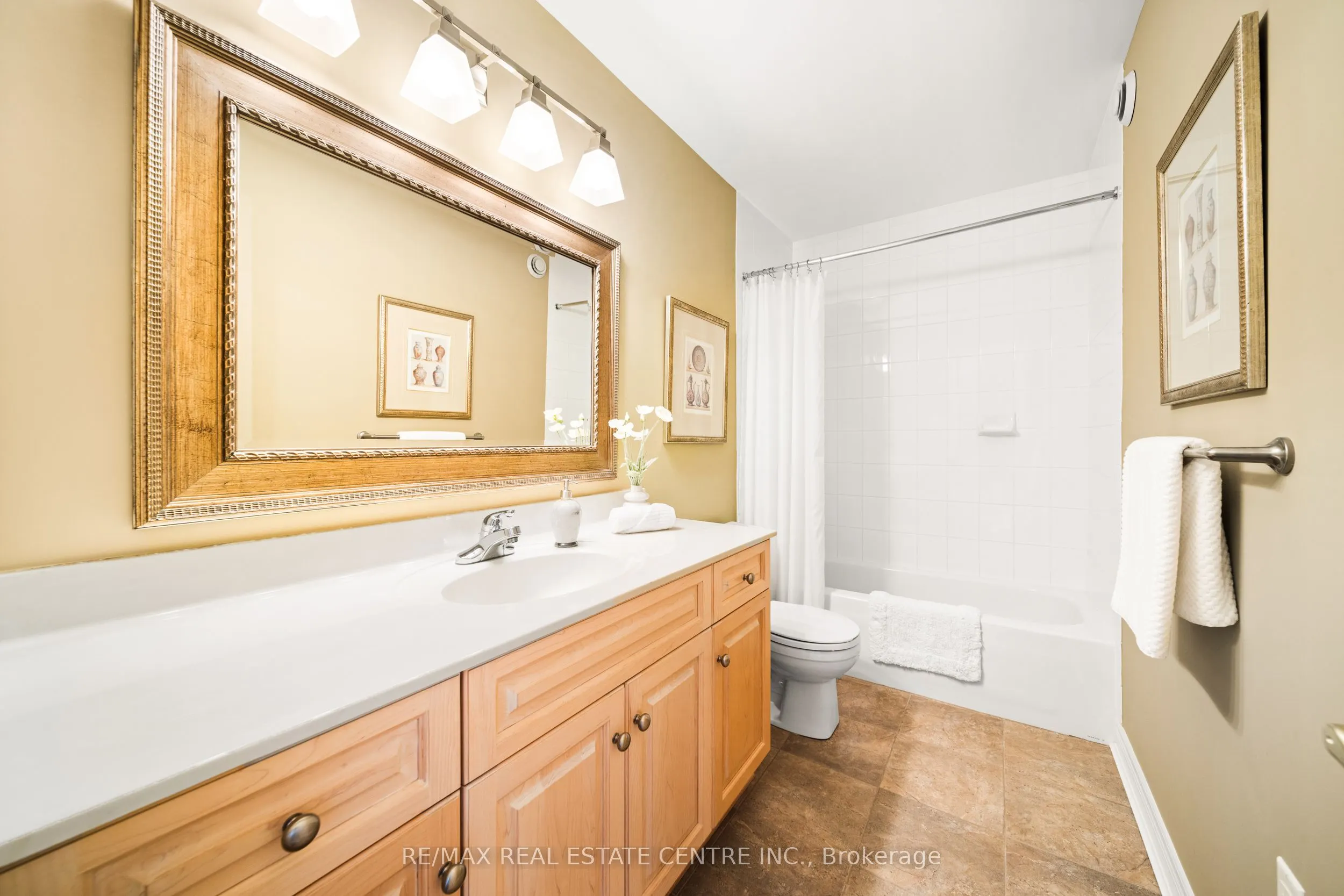 4165 Stonebridge Crescent, #13