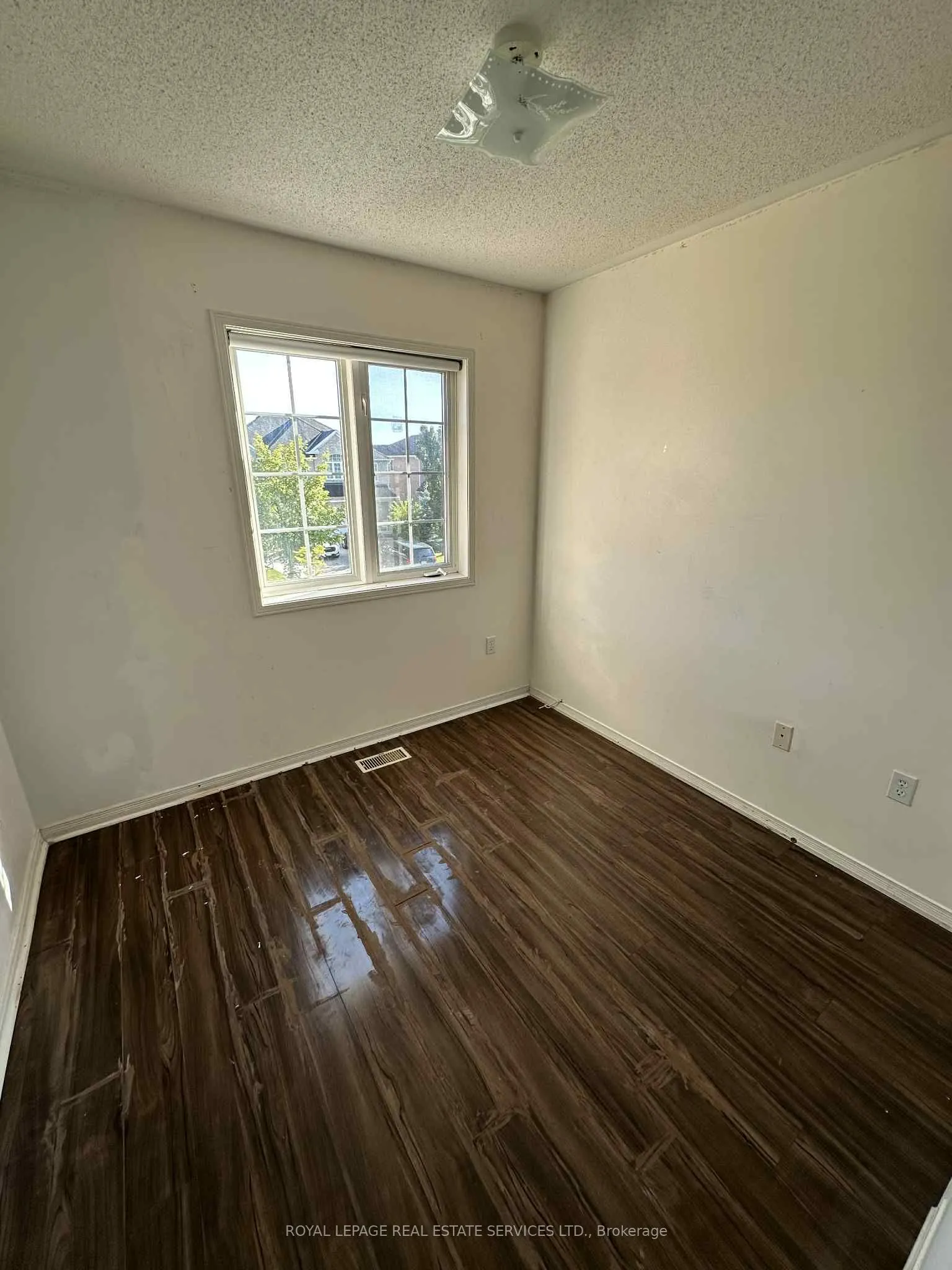 7302 Cork Tree Row