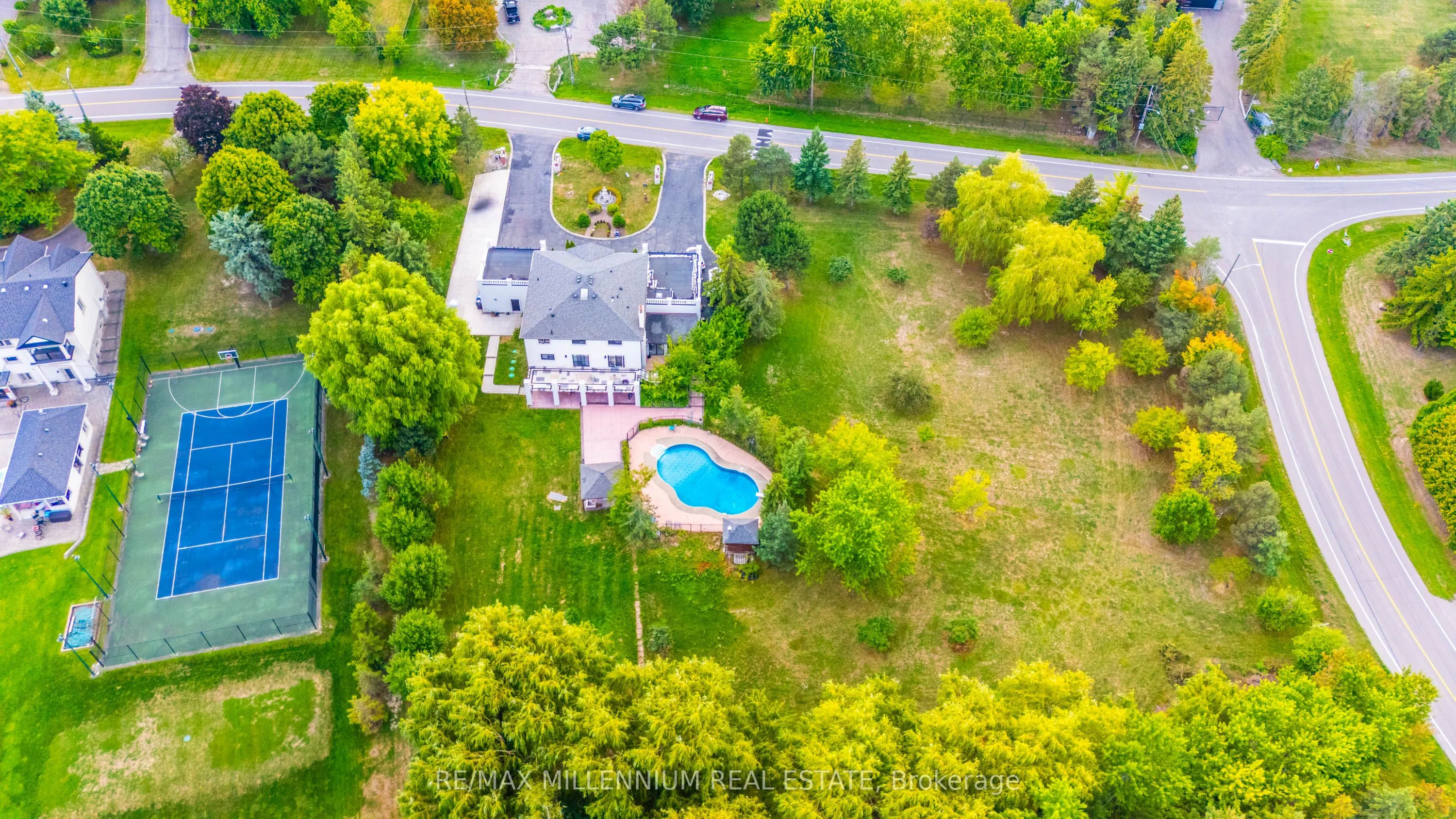 15 Julian Drive