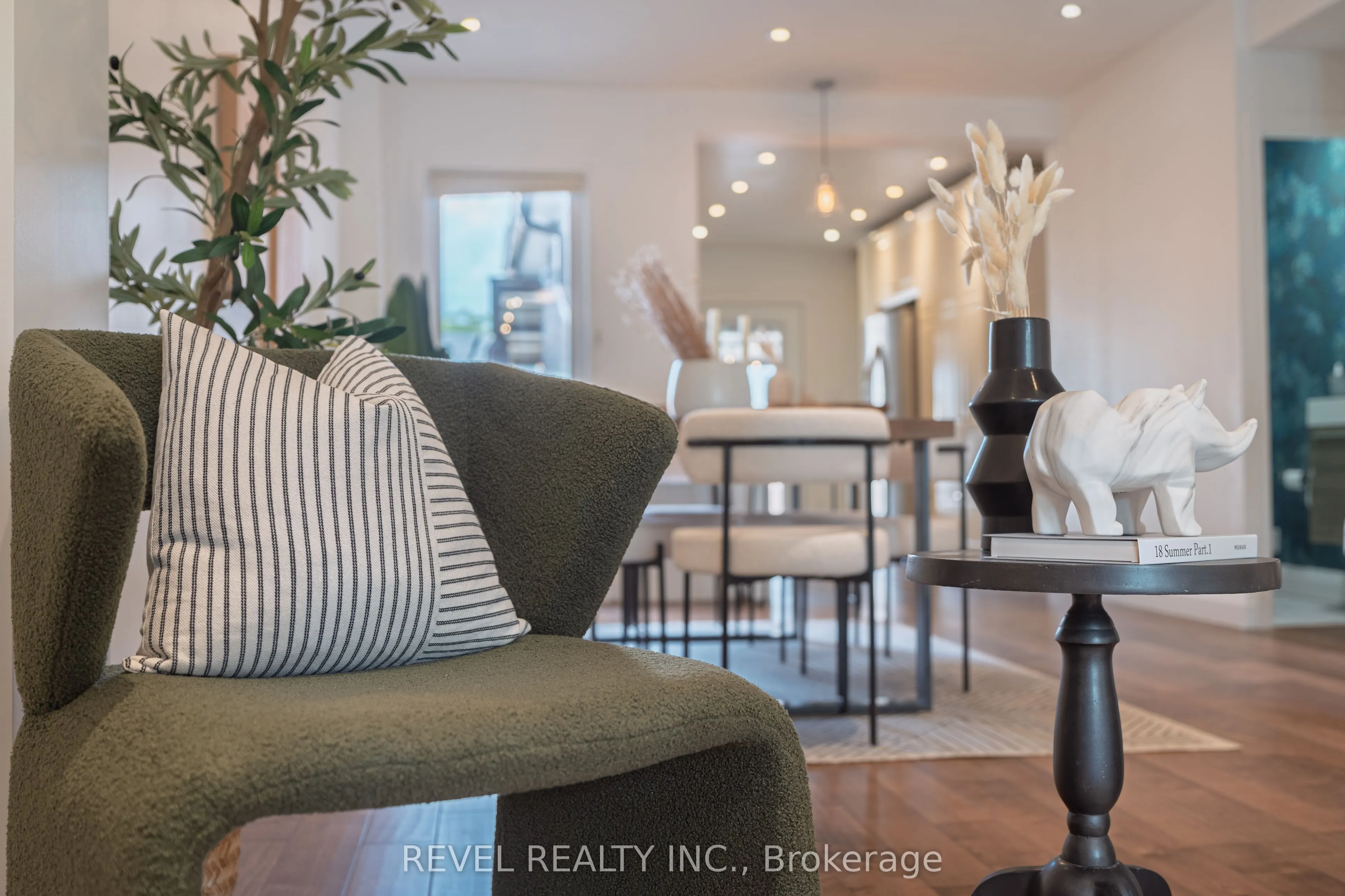 87 Earlscourt Ave Avenue S