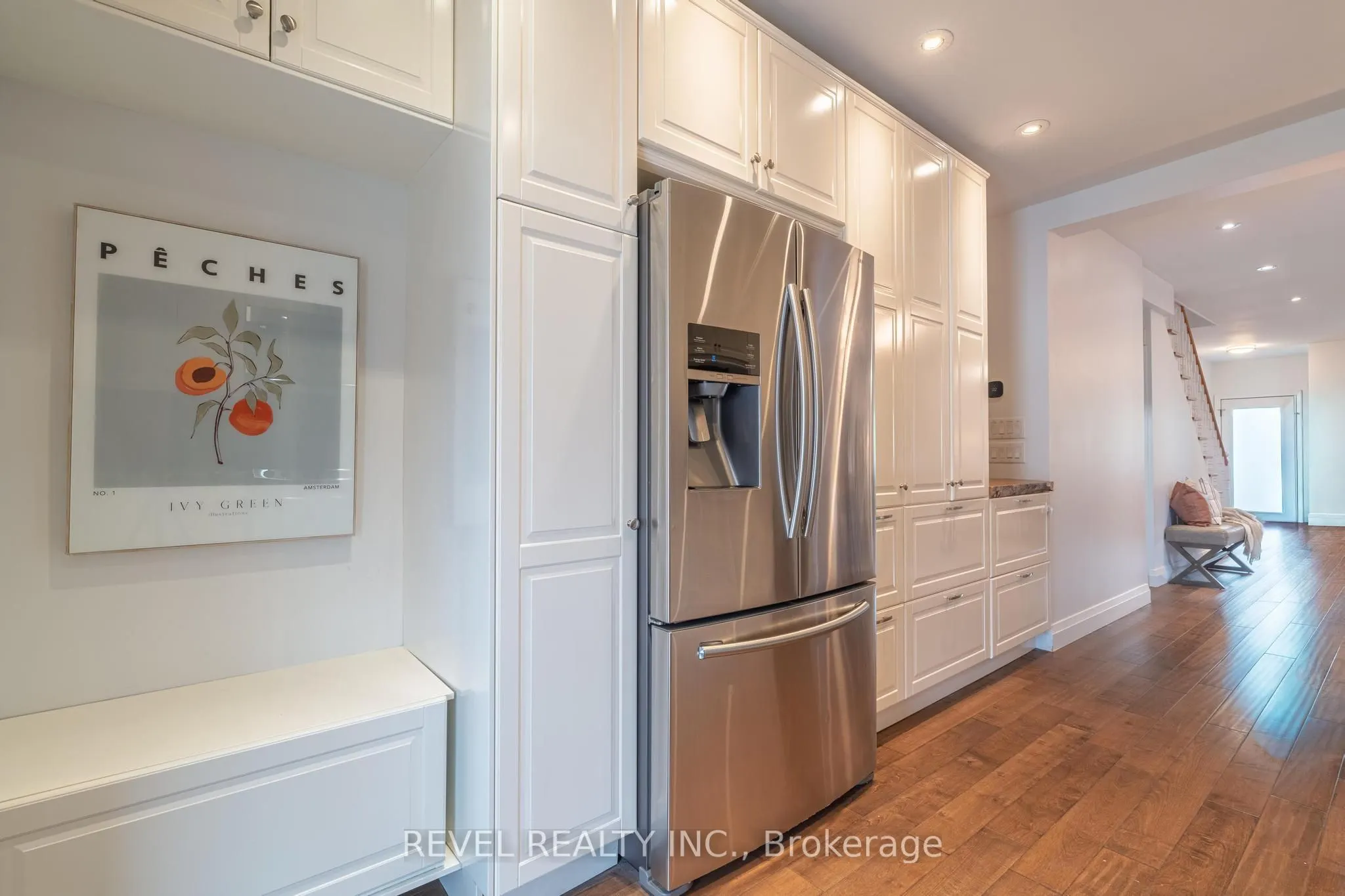87 Earlscourt Ave Avenue S