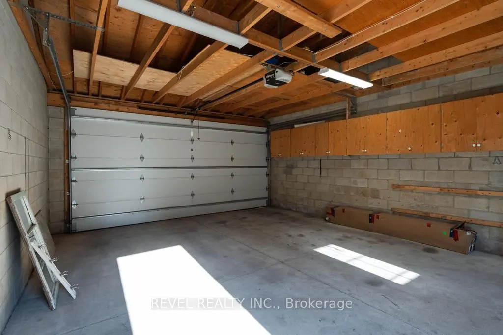 87 Earlscourt Ave Avenue S