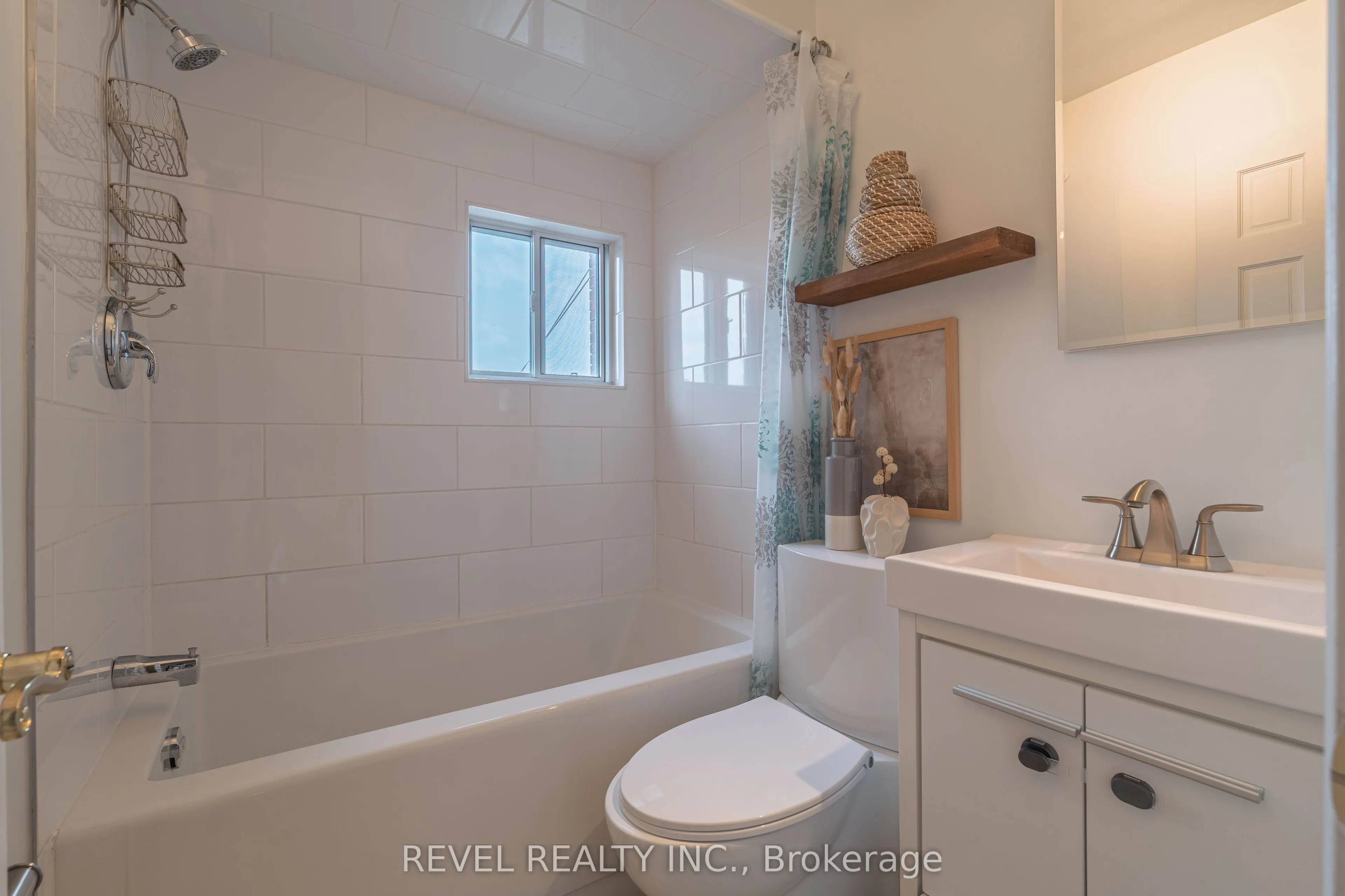 87 Earlscourt Ave Avenue S