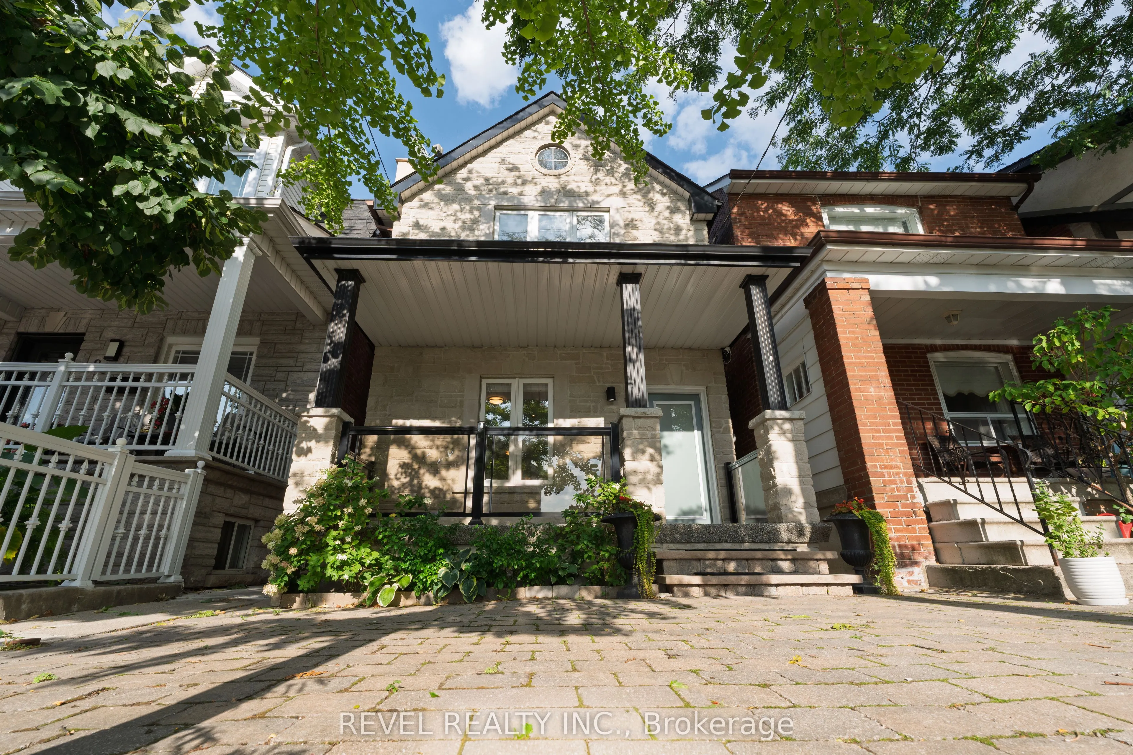 87 Earlscourt Ave Avenue S