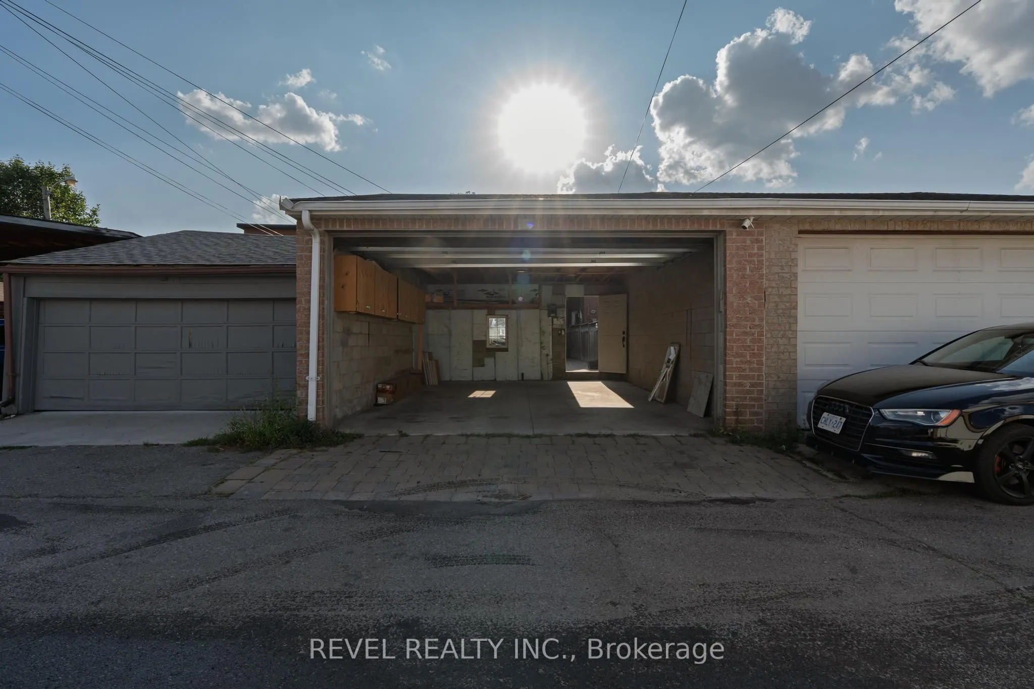 87 Earlscourt Ave Avenue S