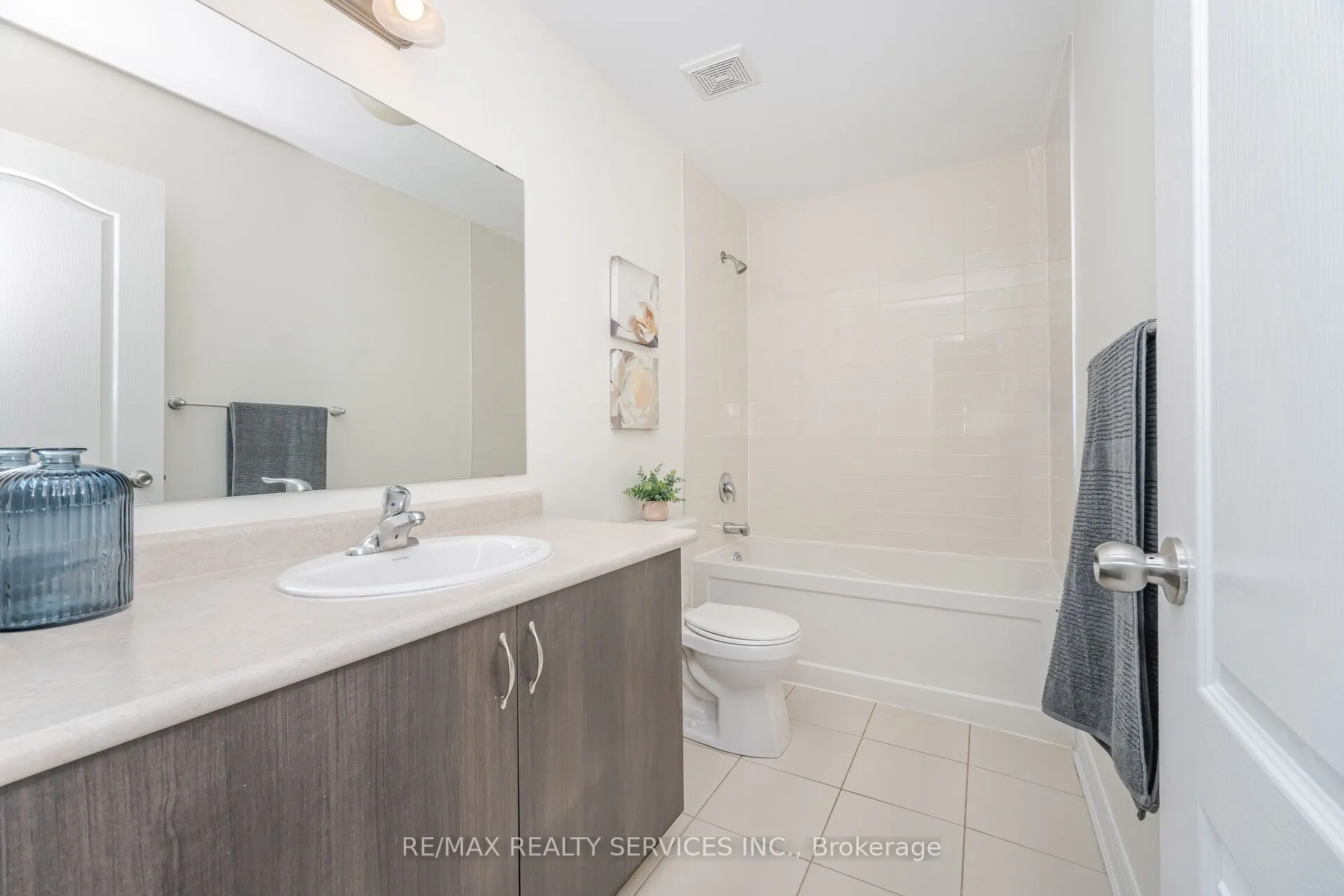 7 Lady Evelyn Crescent