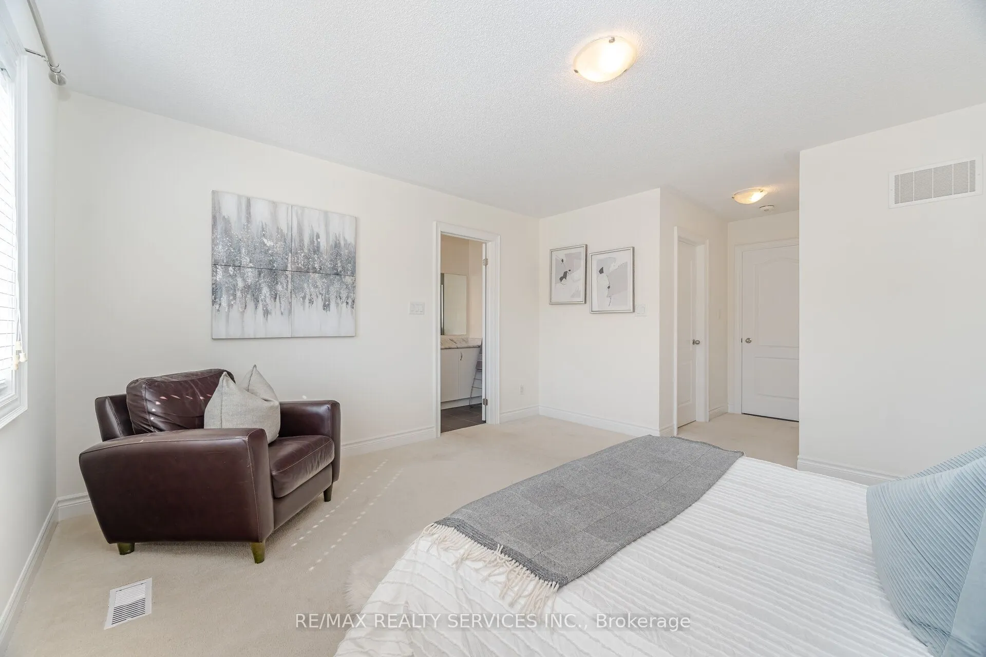 7 Lady Evelyn Crescent