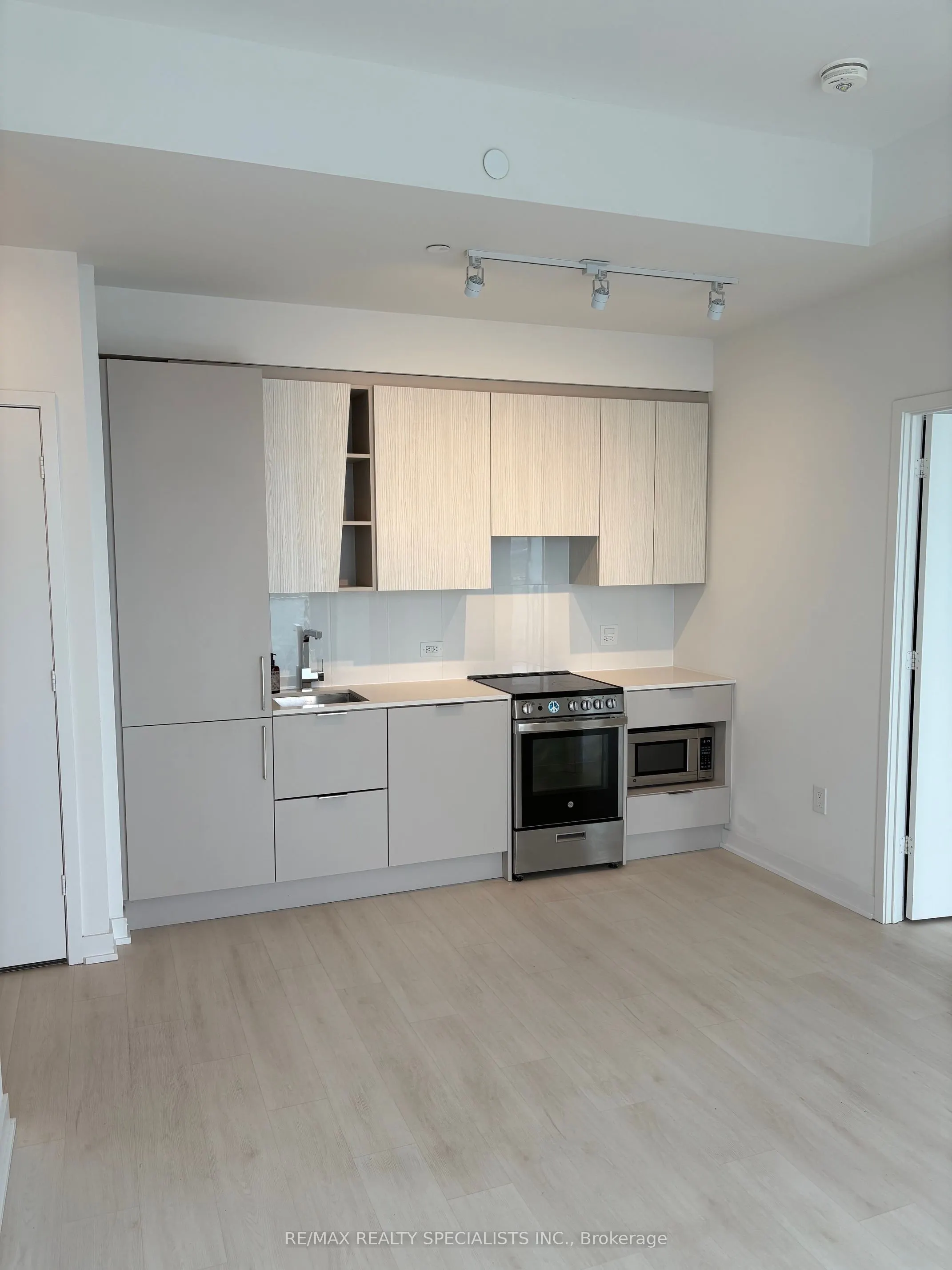 3900 Confederation Parkway, #4201