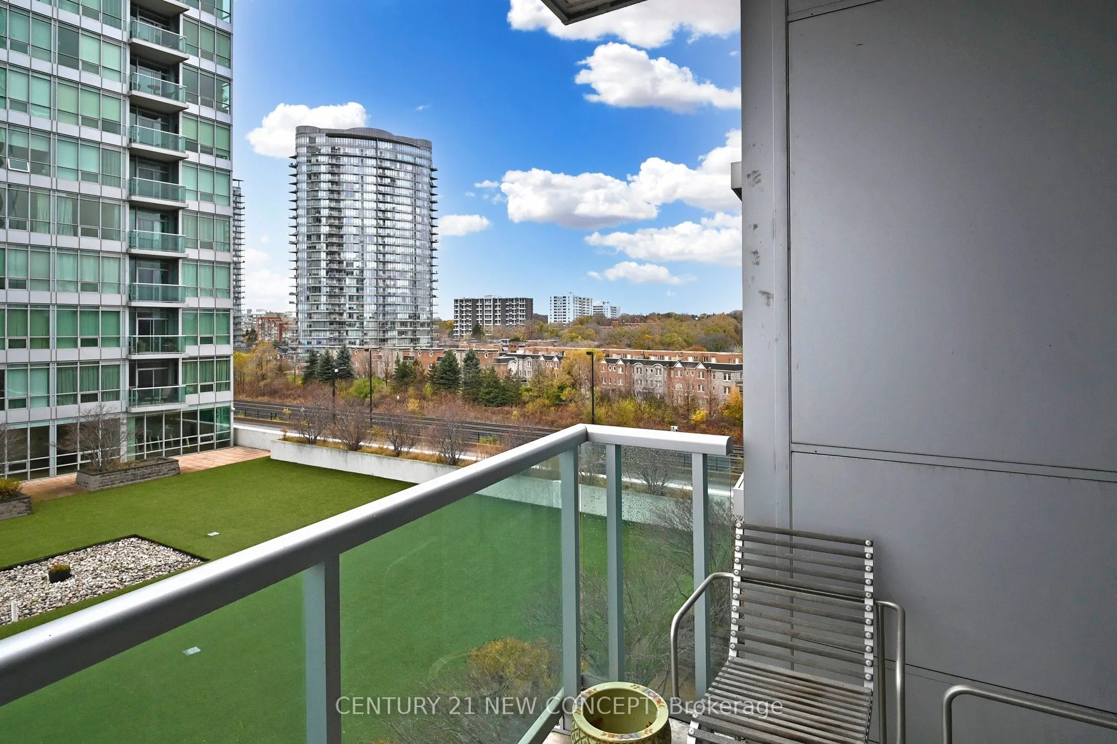 1900 Lake Shore Boulevard W, #704