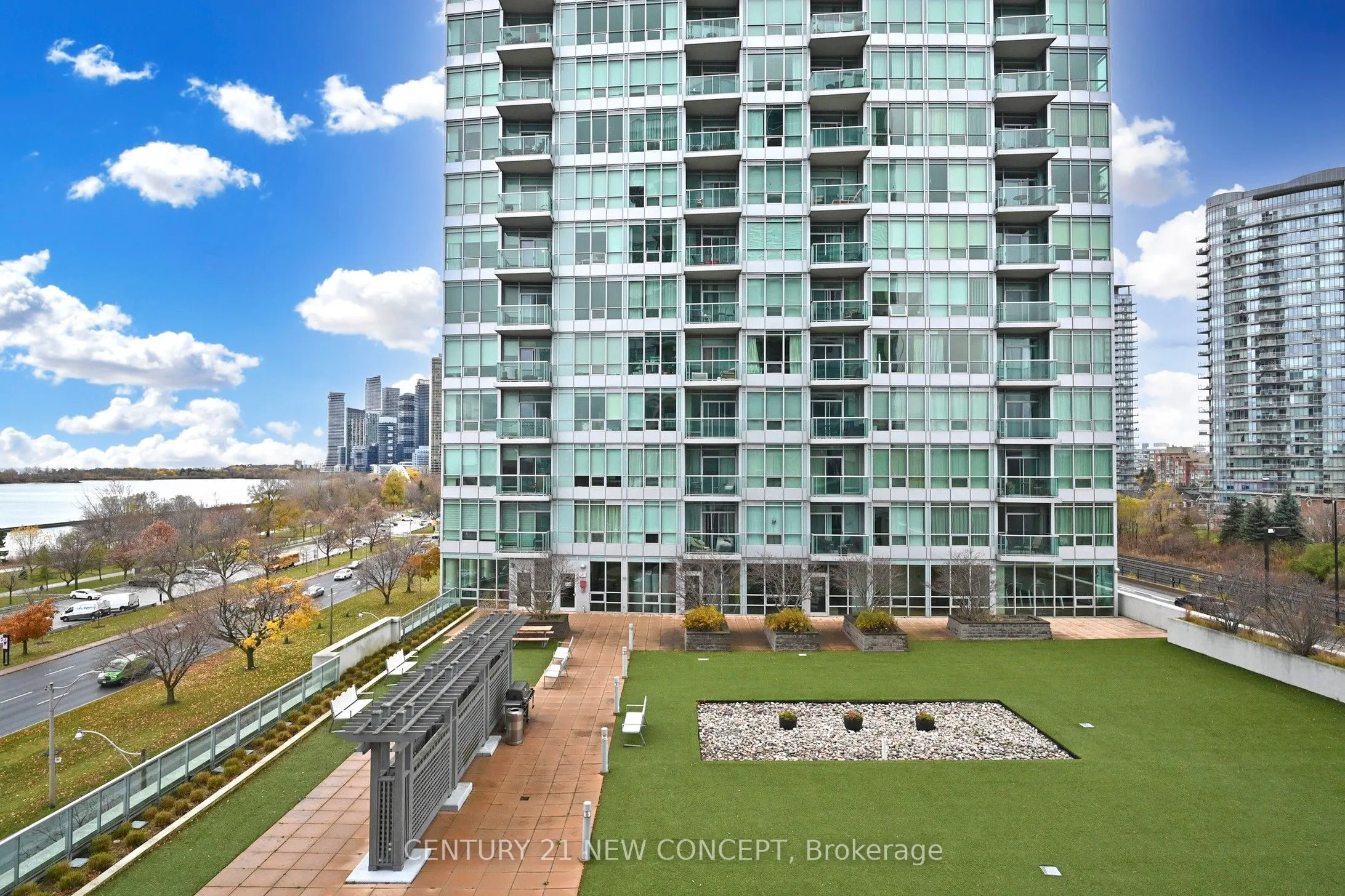 1900 Lake Shore Boulevard W, #704
