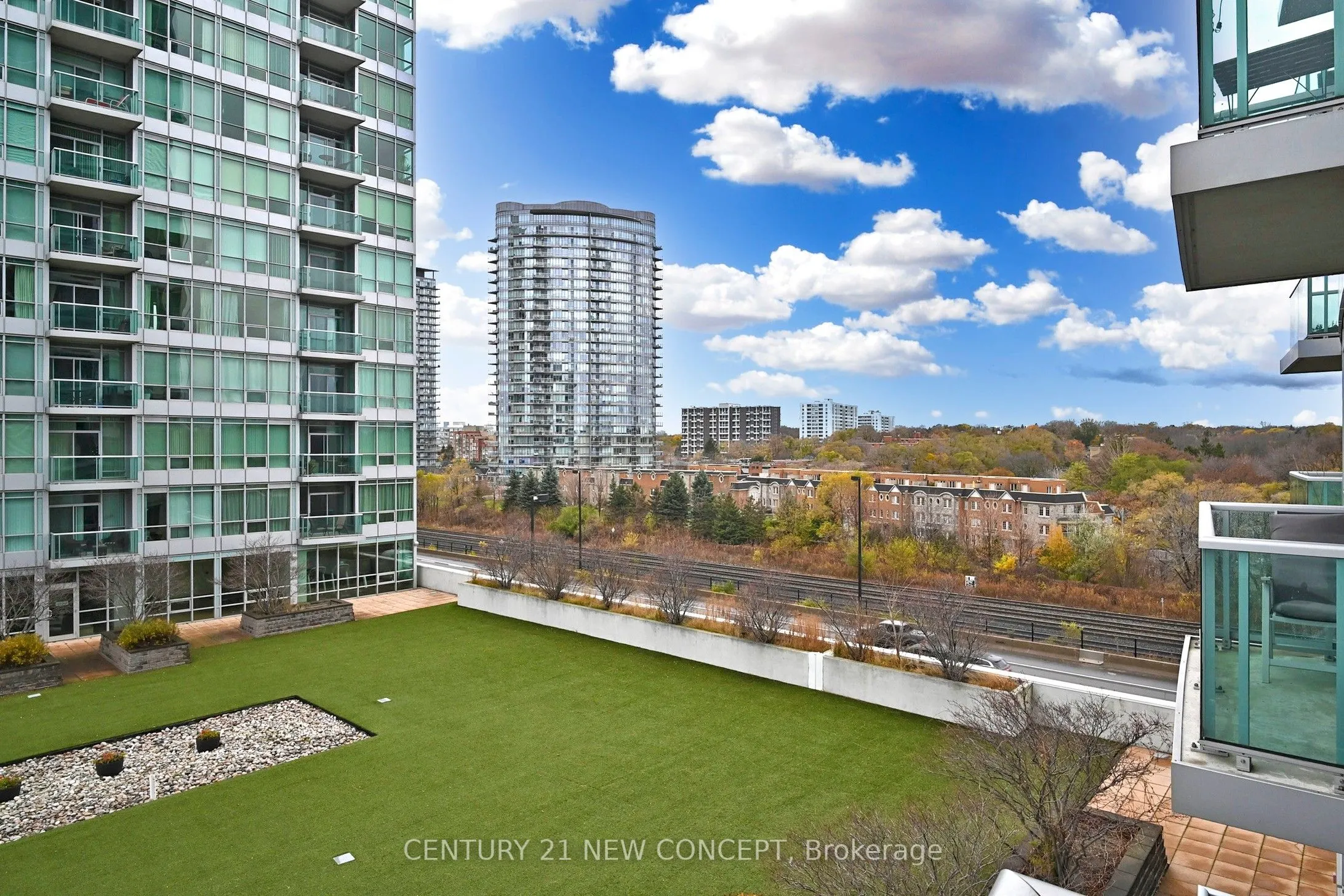 1900 Lake Shore Boulevard W, #704
