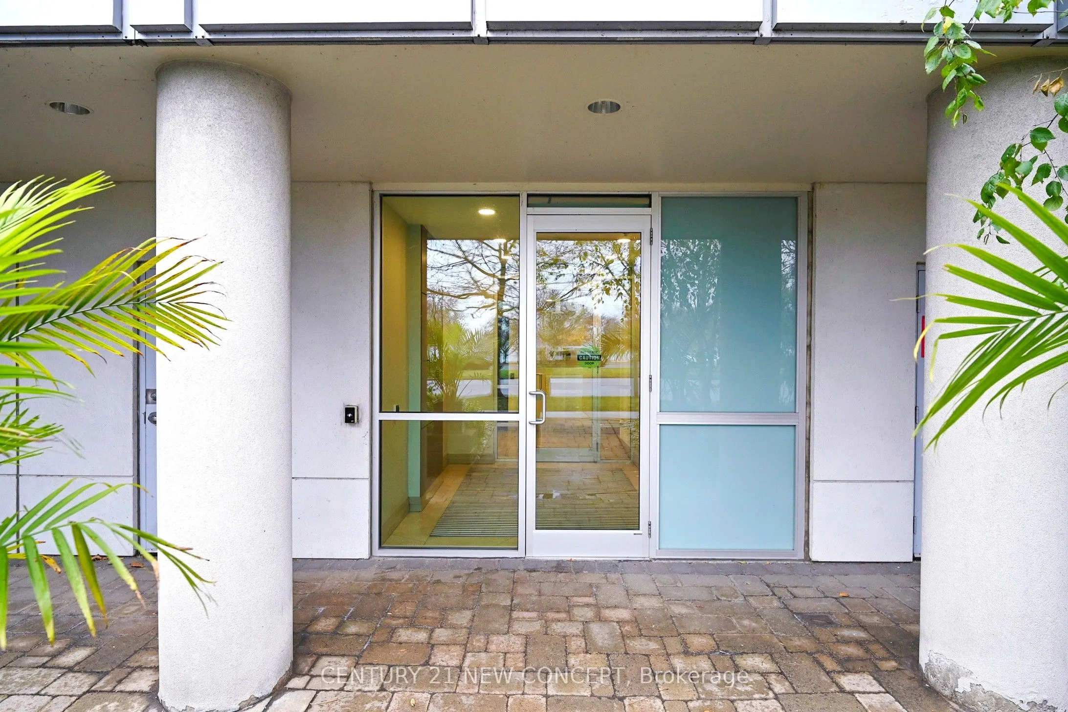 1900 Lake Shore Boulevard W, #704