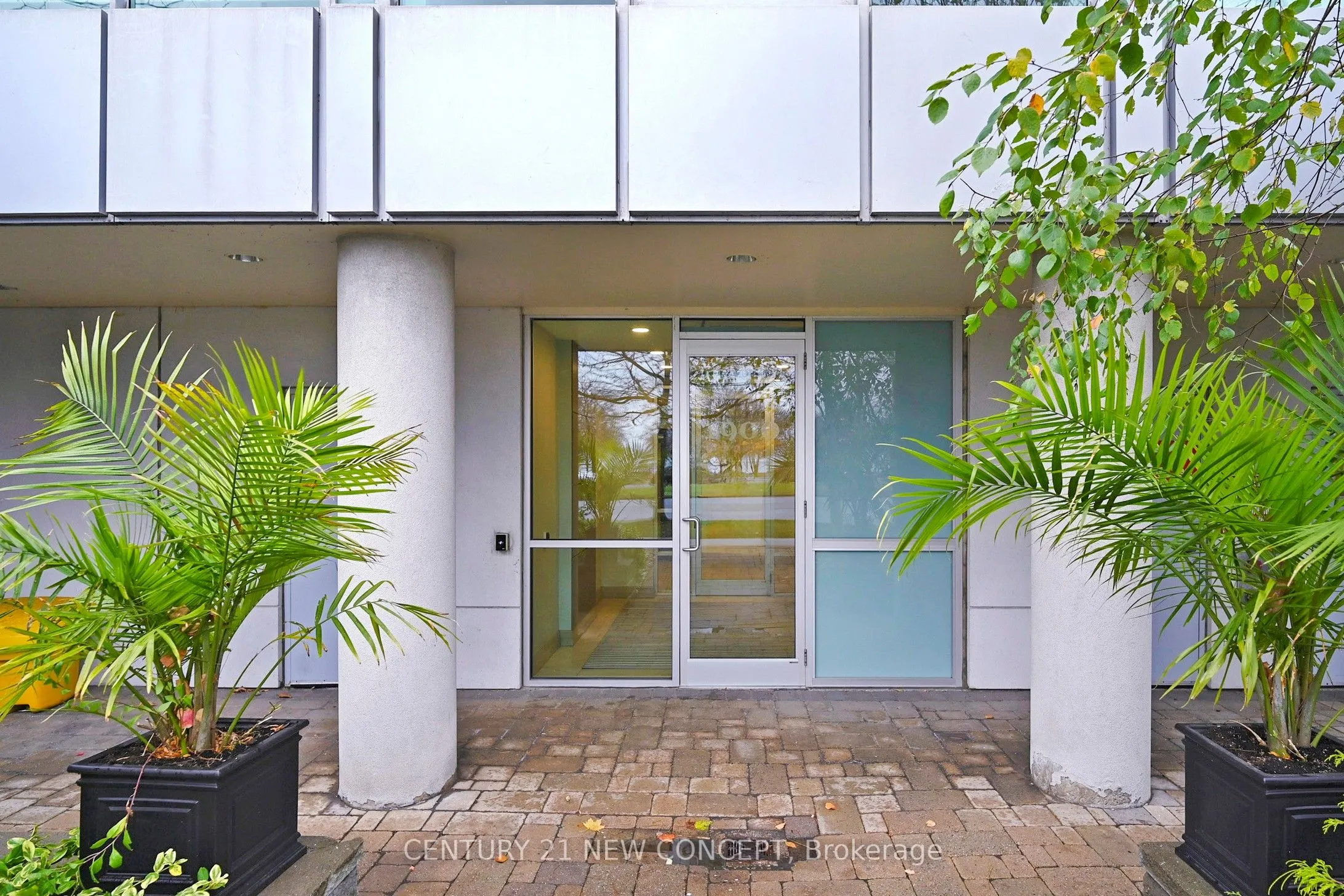 1900 Lake Shore Boulevard W, #704